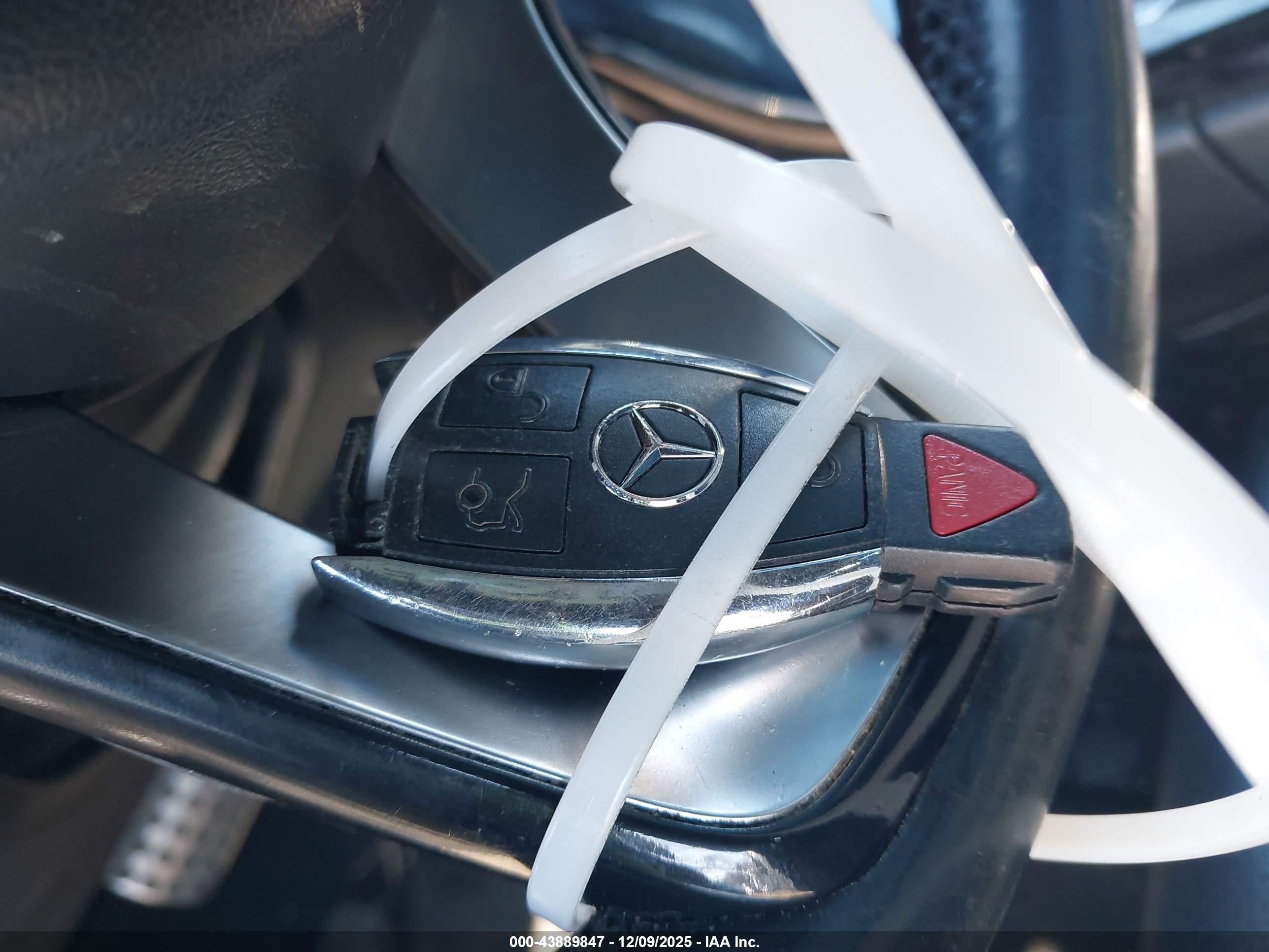 MERCEDES-BENZ C image 11