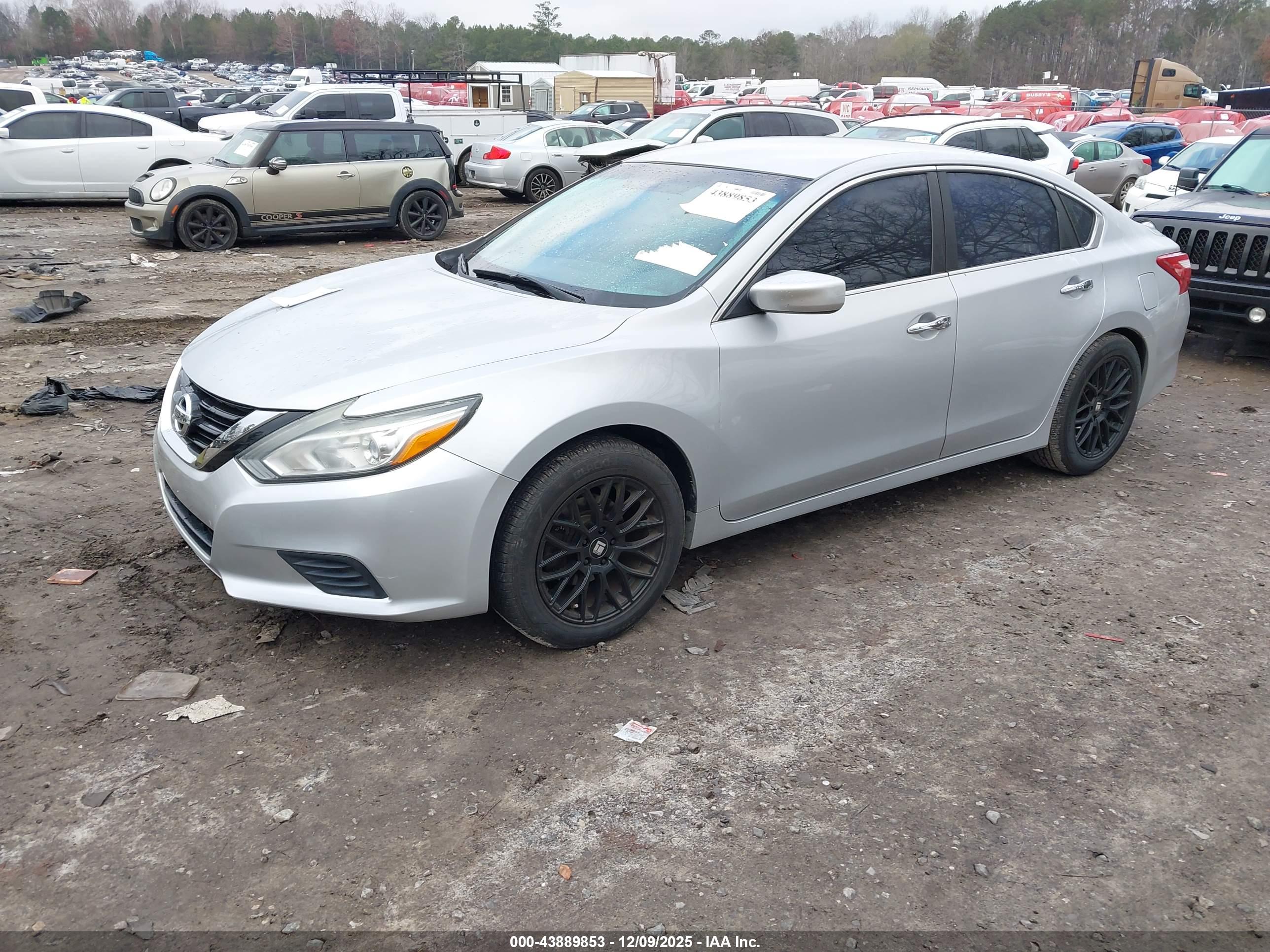 NISSAN ALTIMA image 2