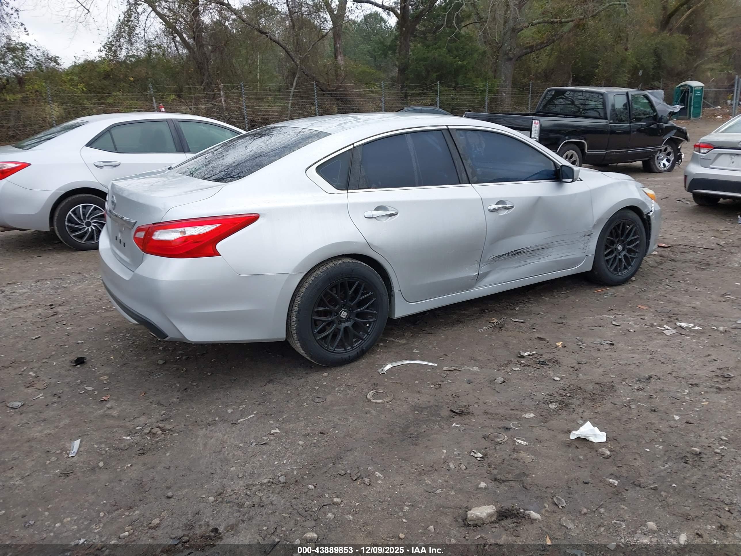 NISSAN ALTIMA image 4
