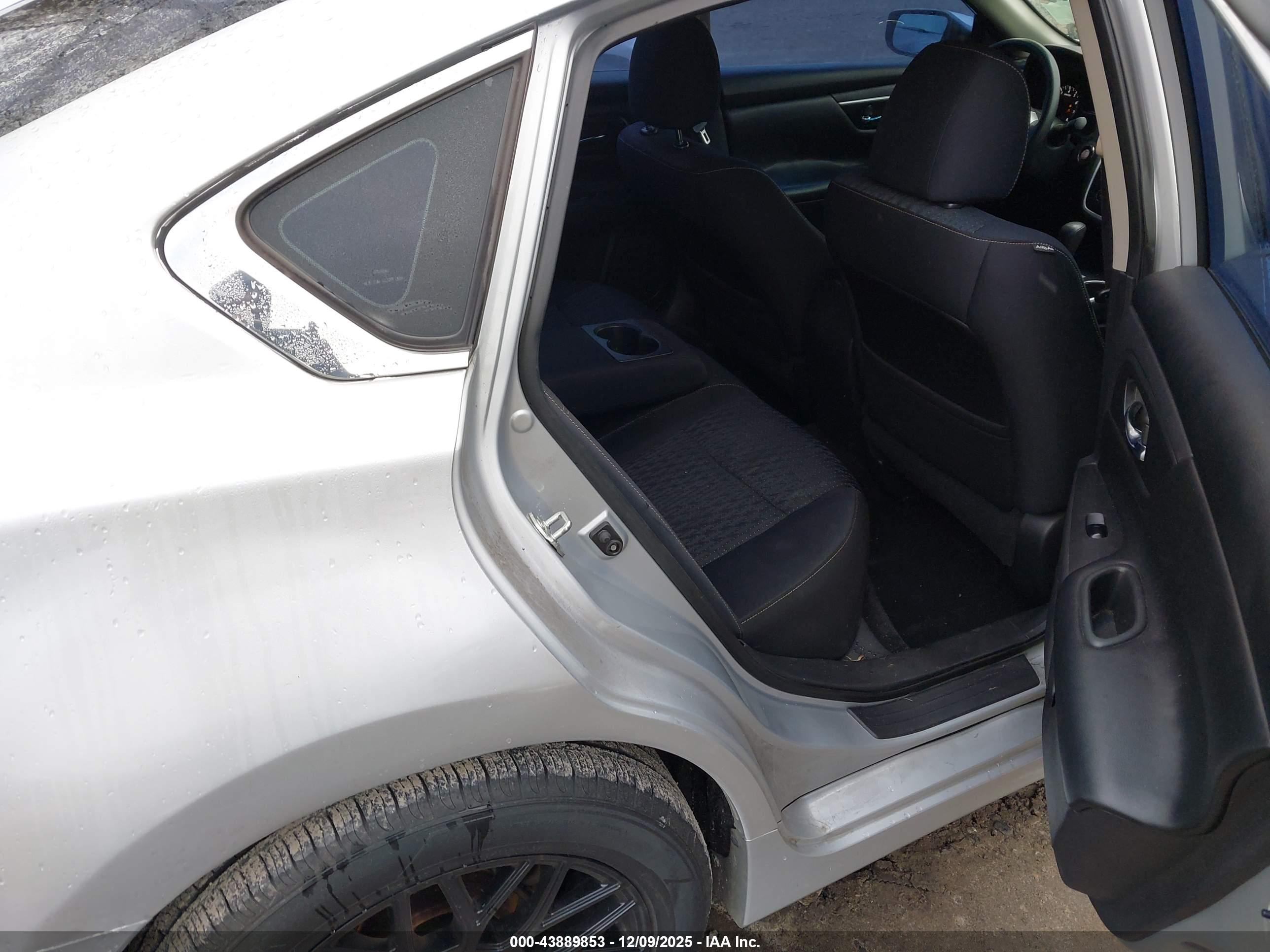 NISSAN ALTIMA image 8