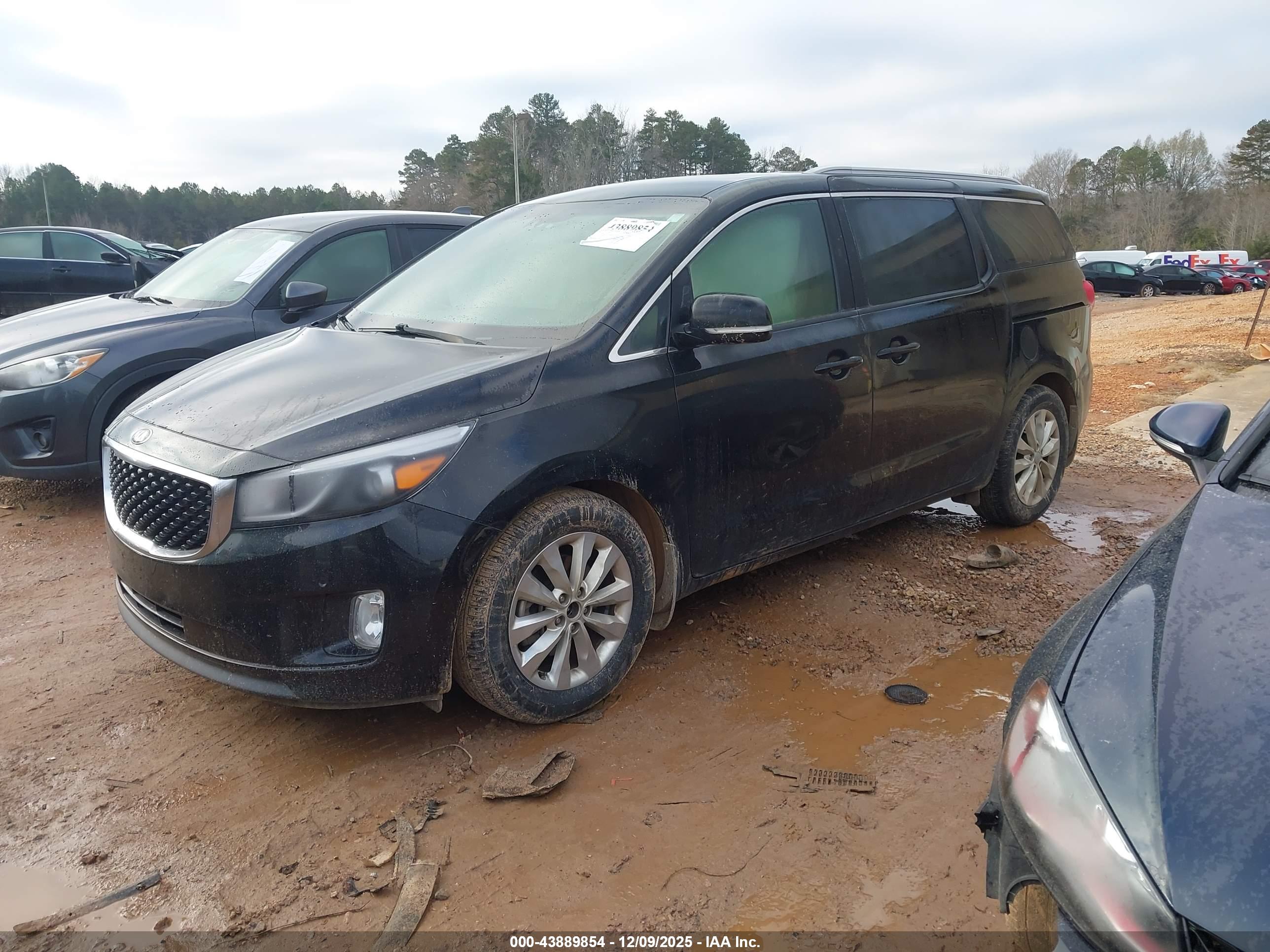 KIA SEDONA image 2