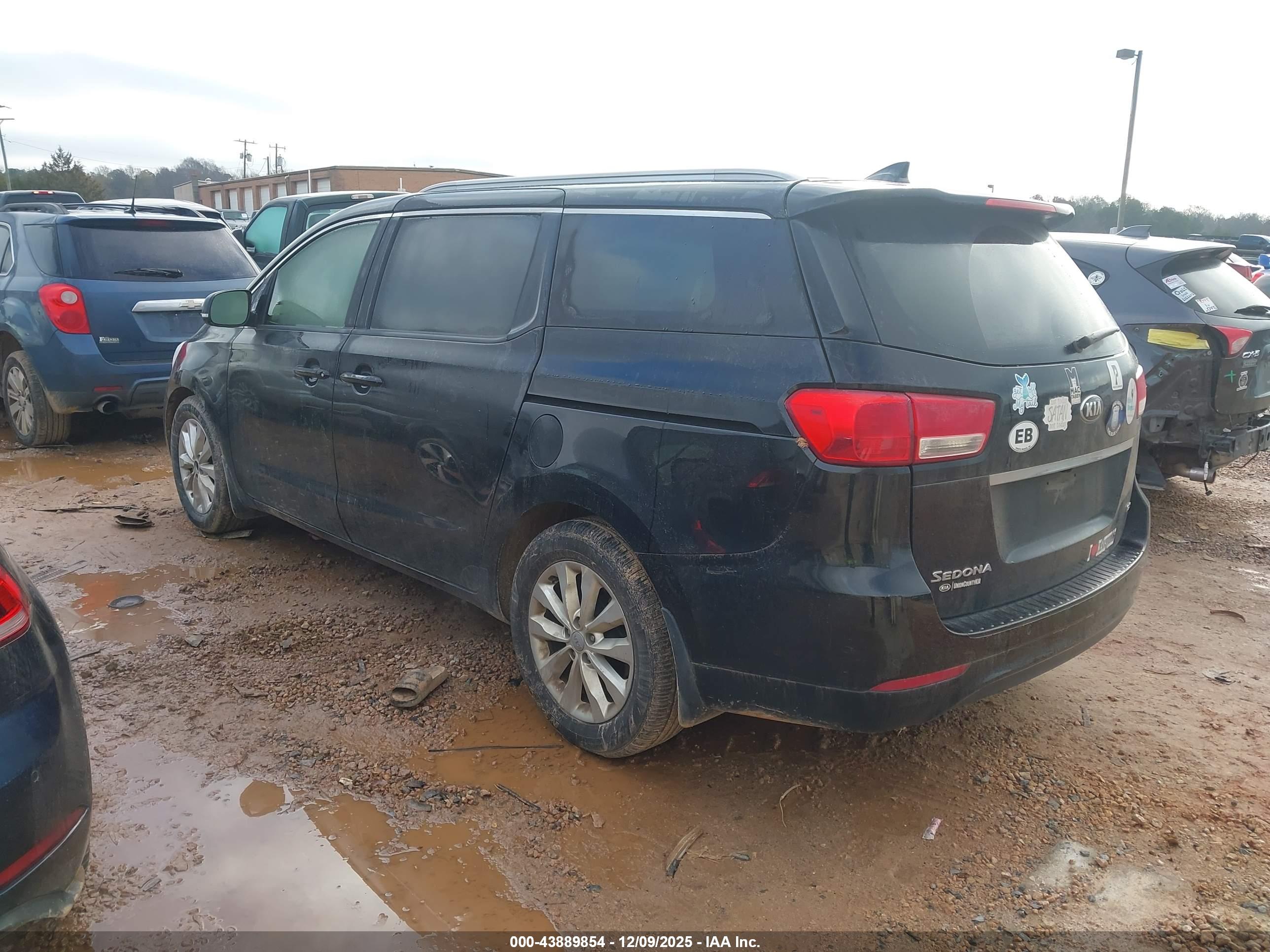 KIA SEDONA image 3