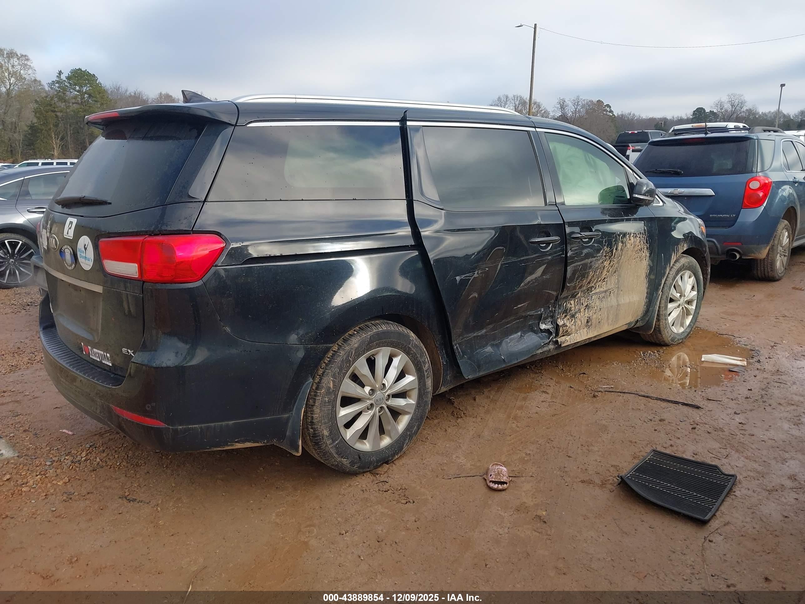 KIA SEDONA image 4