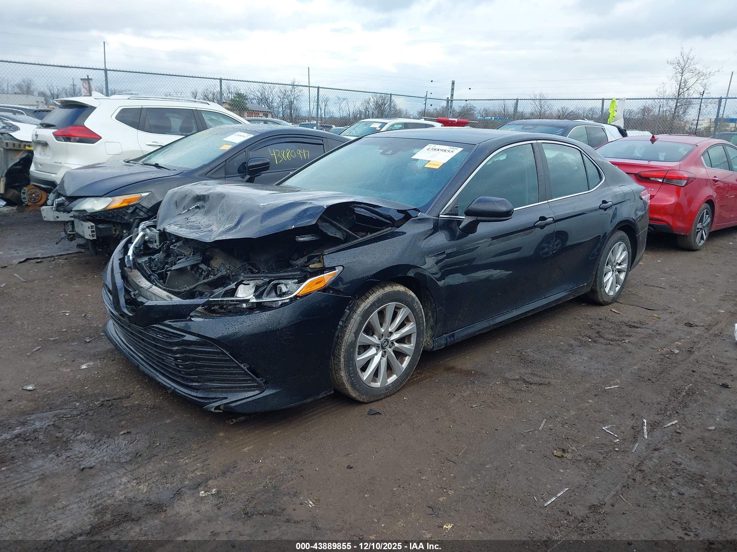 TOYOTA CAMRY image 2