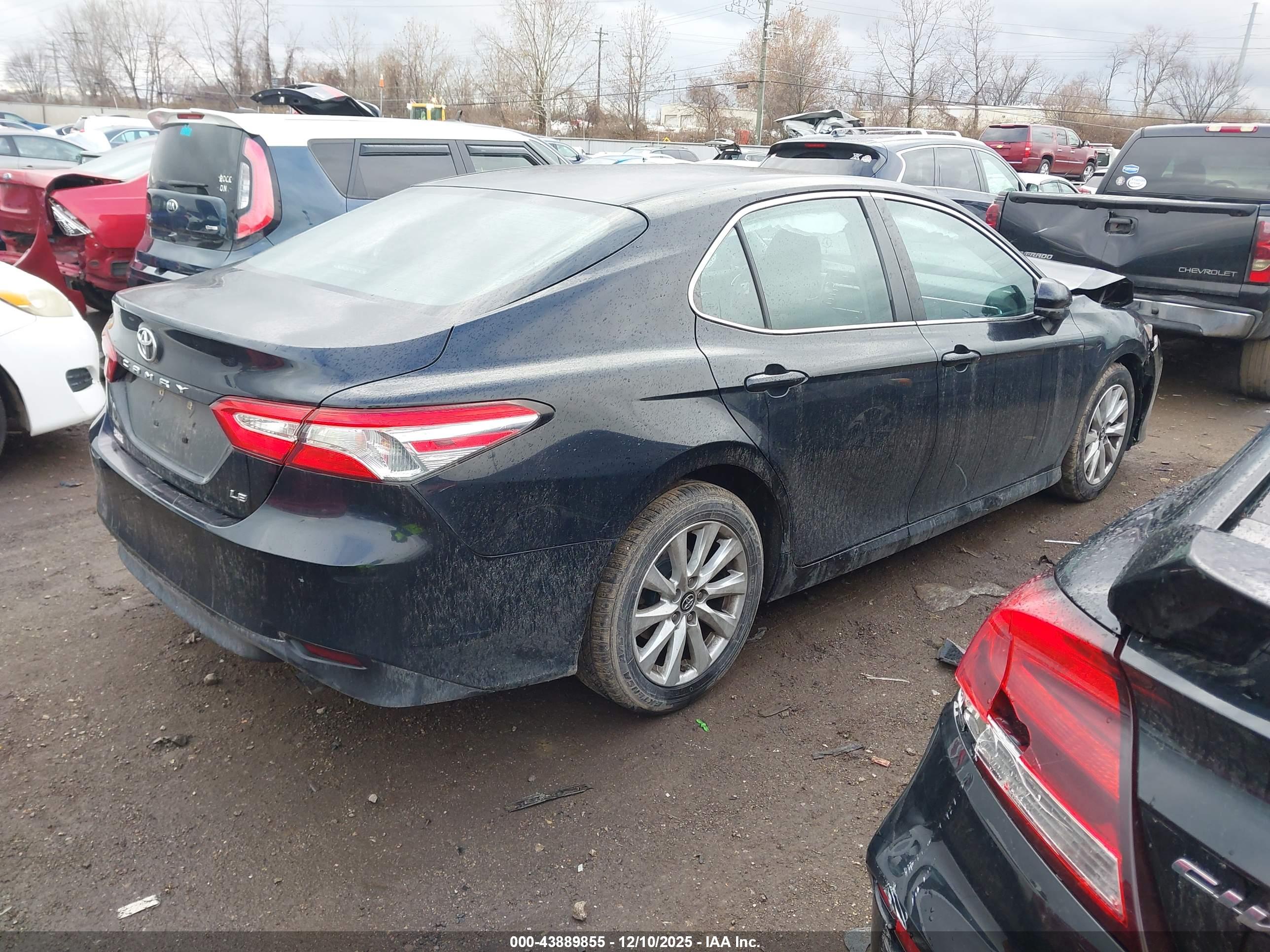 TOYOTA CAMRY image 4