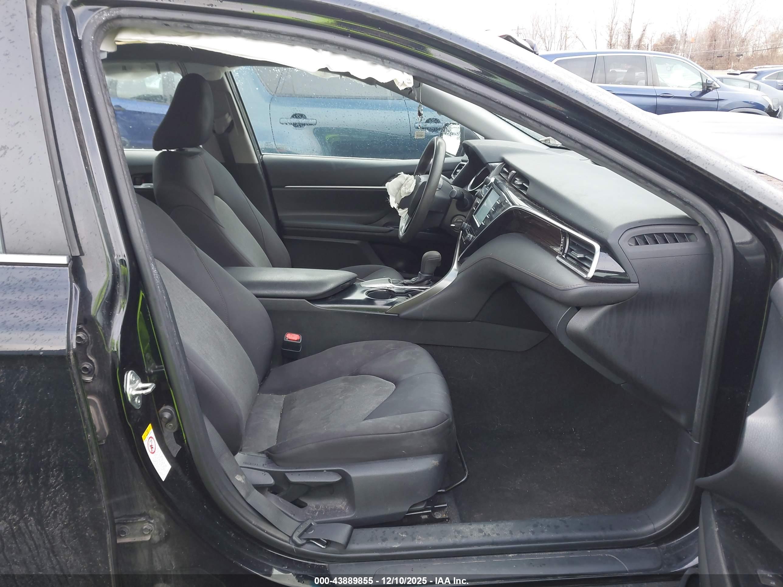 TOYOTA CAMRY image 5
