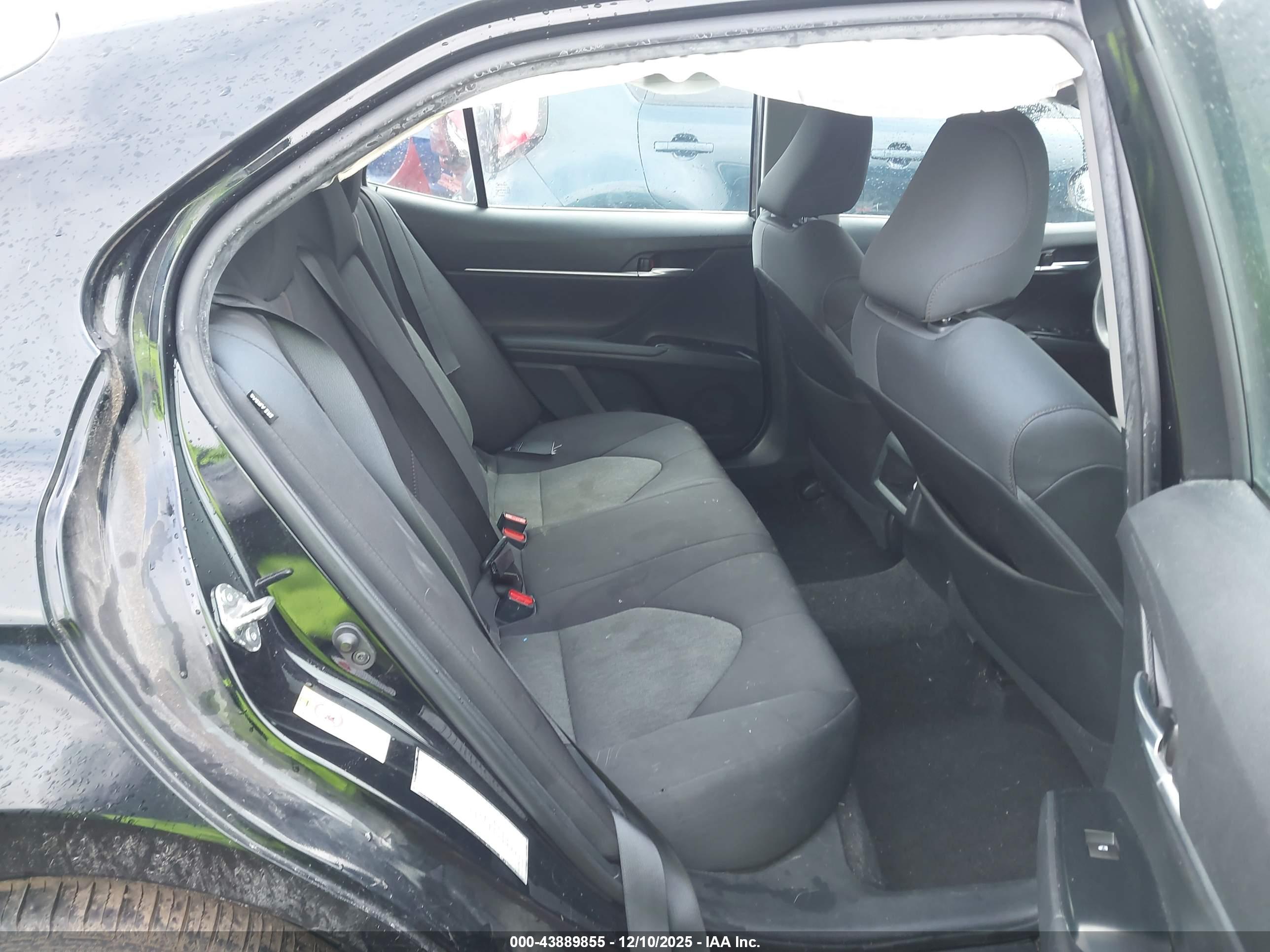 TOYOTA CAMRY image 8