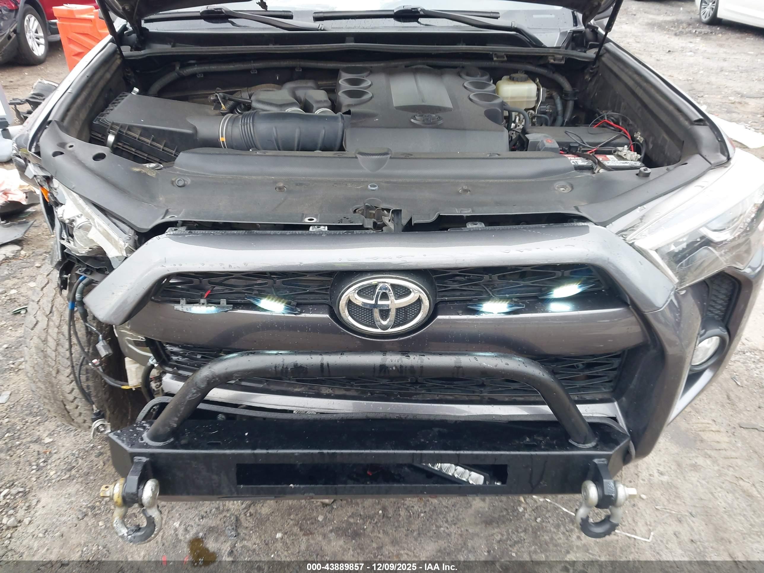 TOYOTA 4RUNNER image 10
