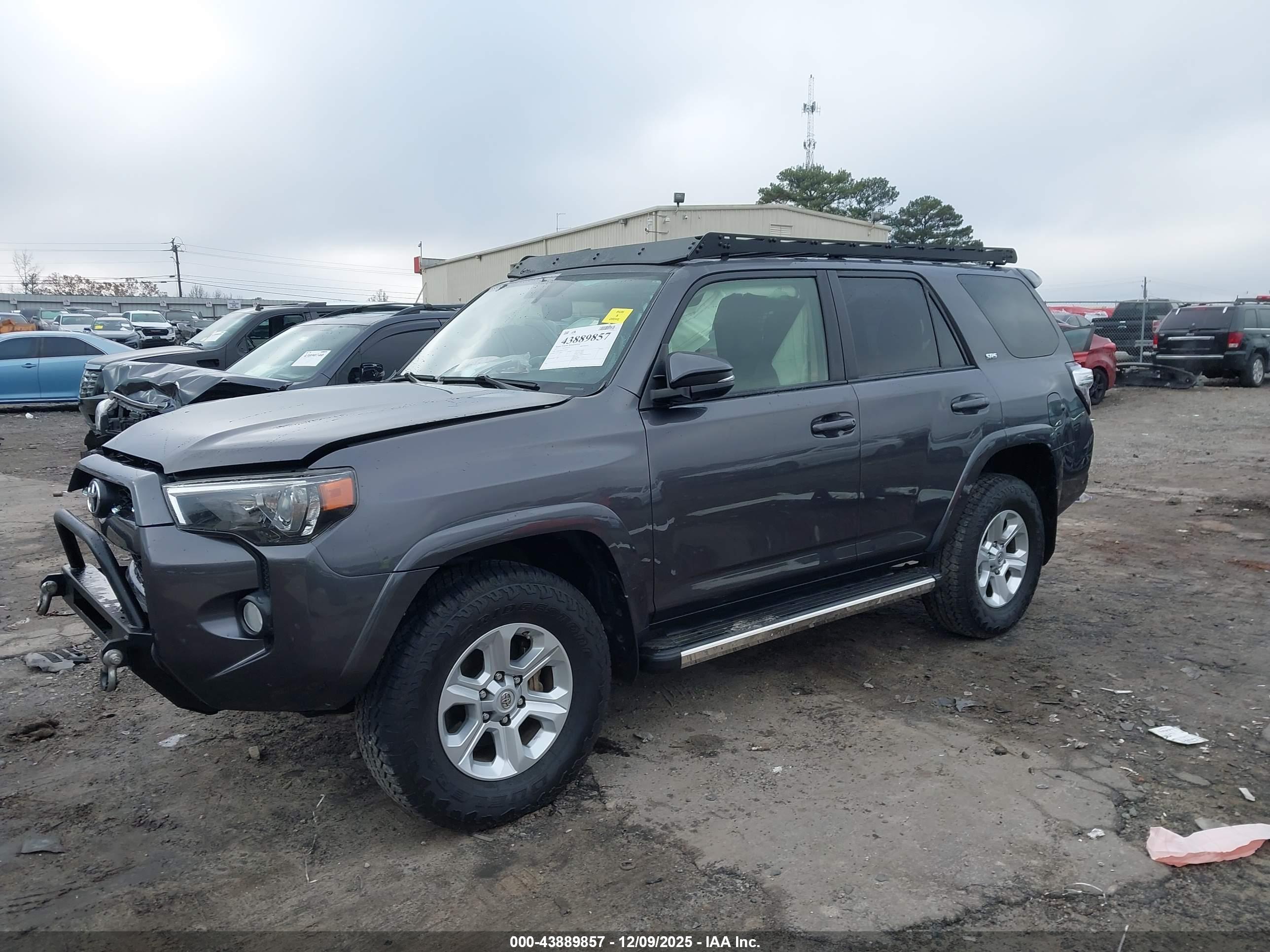 TOYOTA 4RUNNER image 2