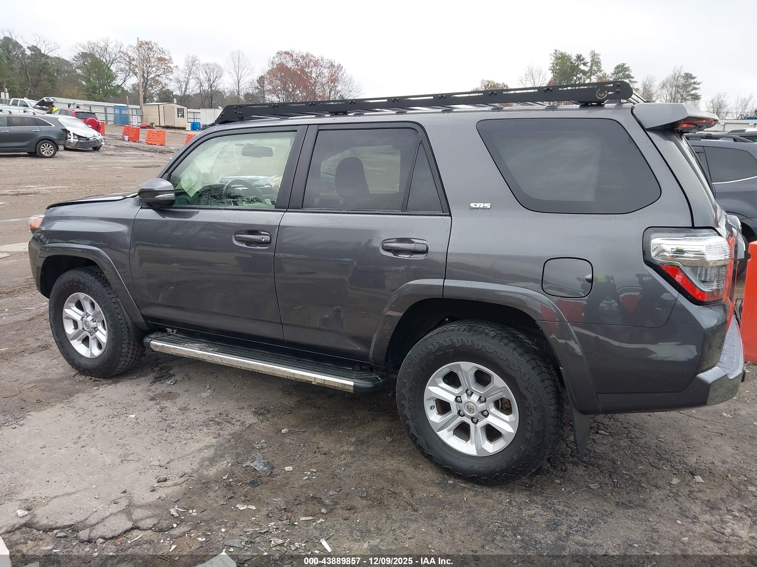 TOYOTA 4RUNNER image 3