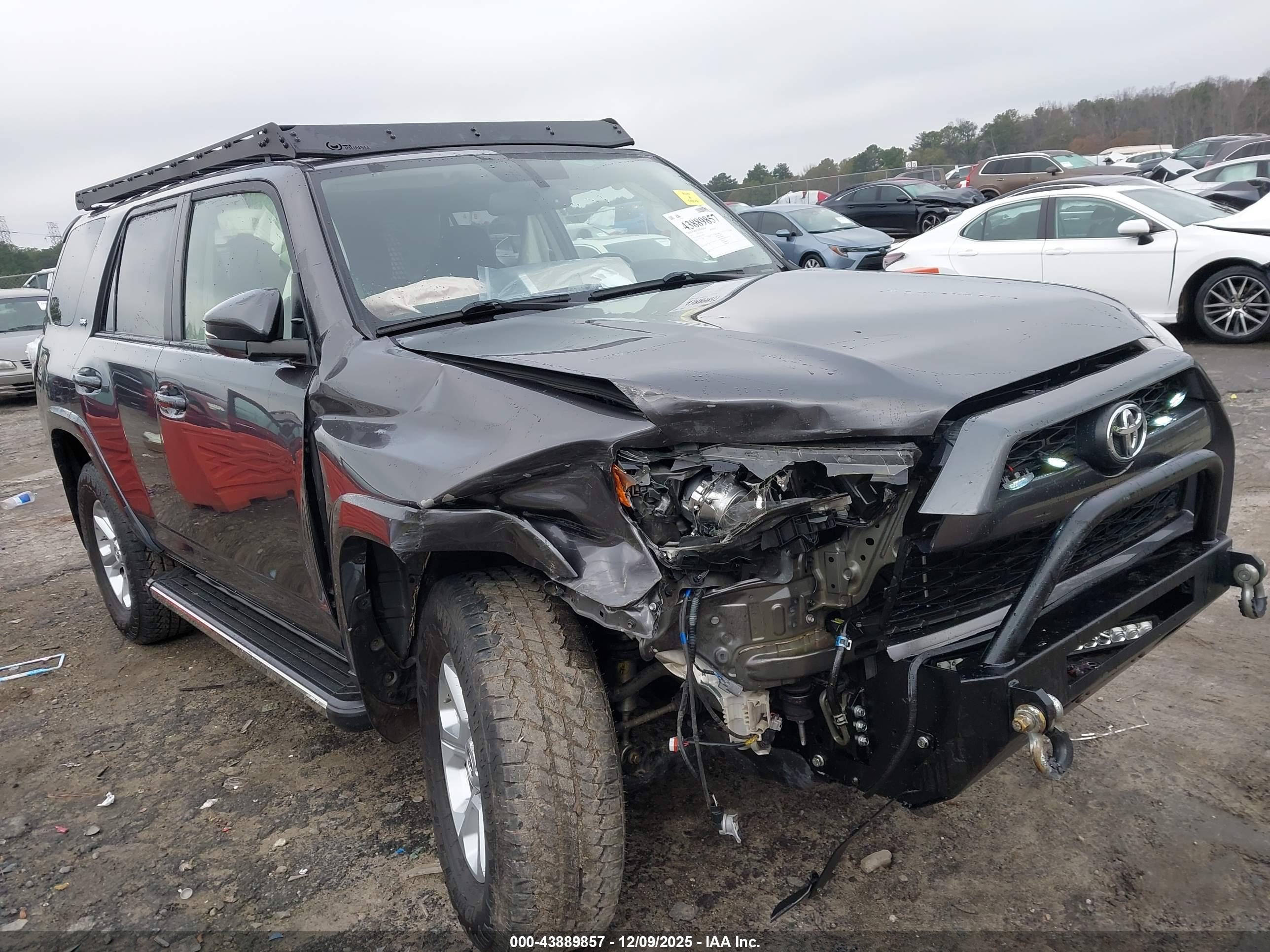 TOYOTA 4RUNNER image 6