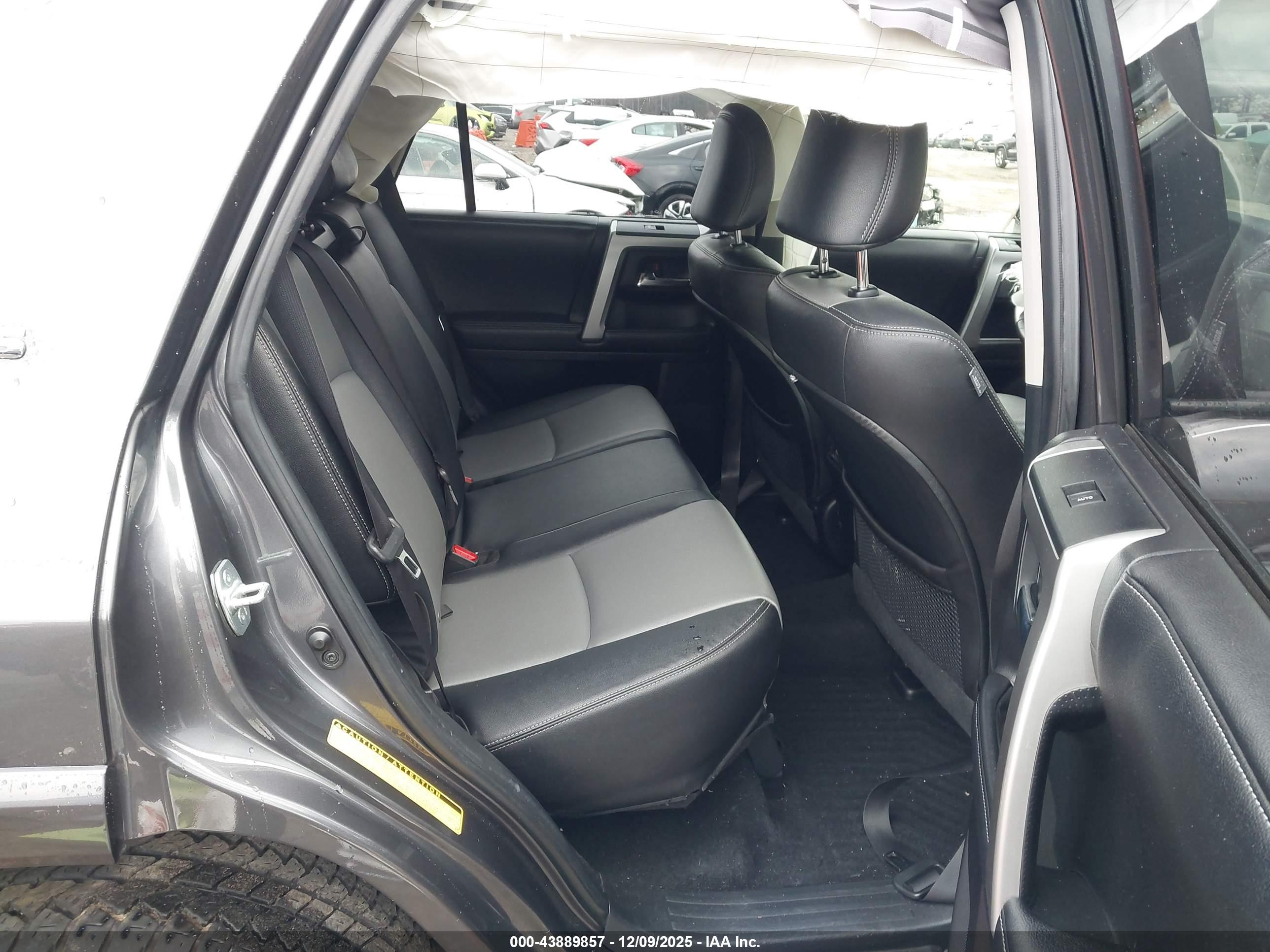 TOYOTA 4RUNNER image 8