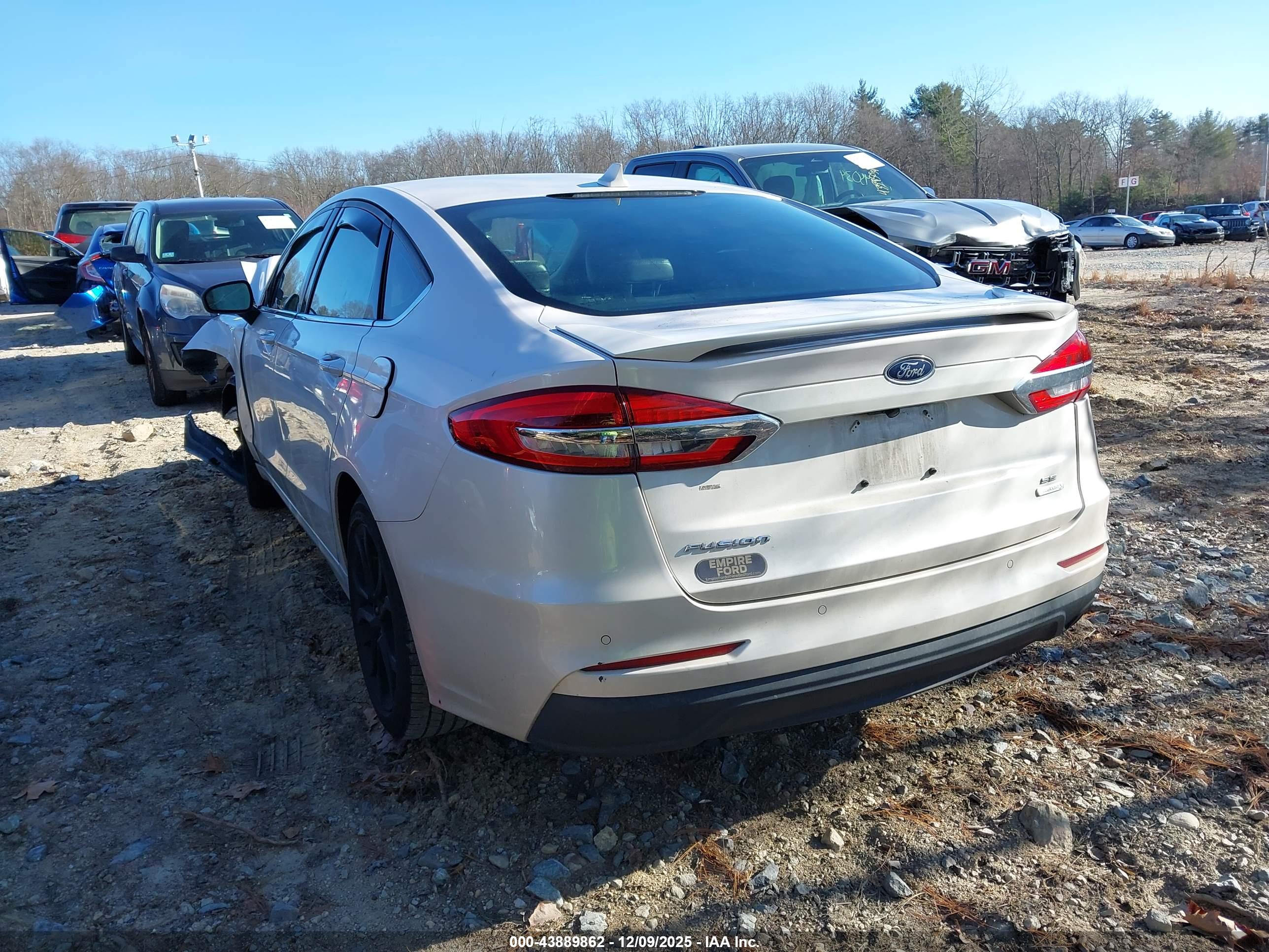 FORD FUSION image 3