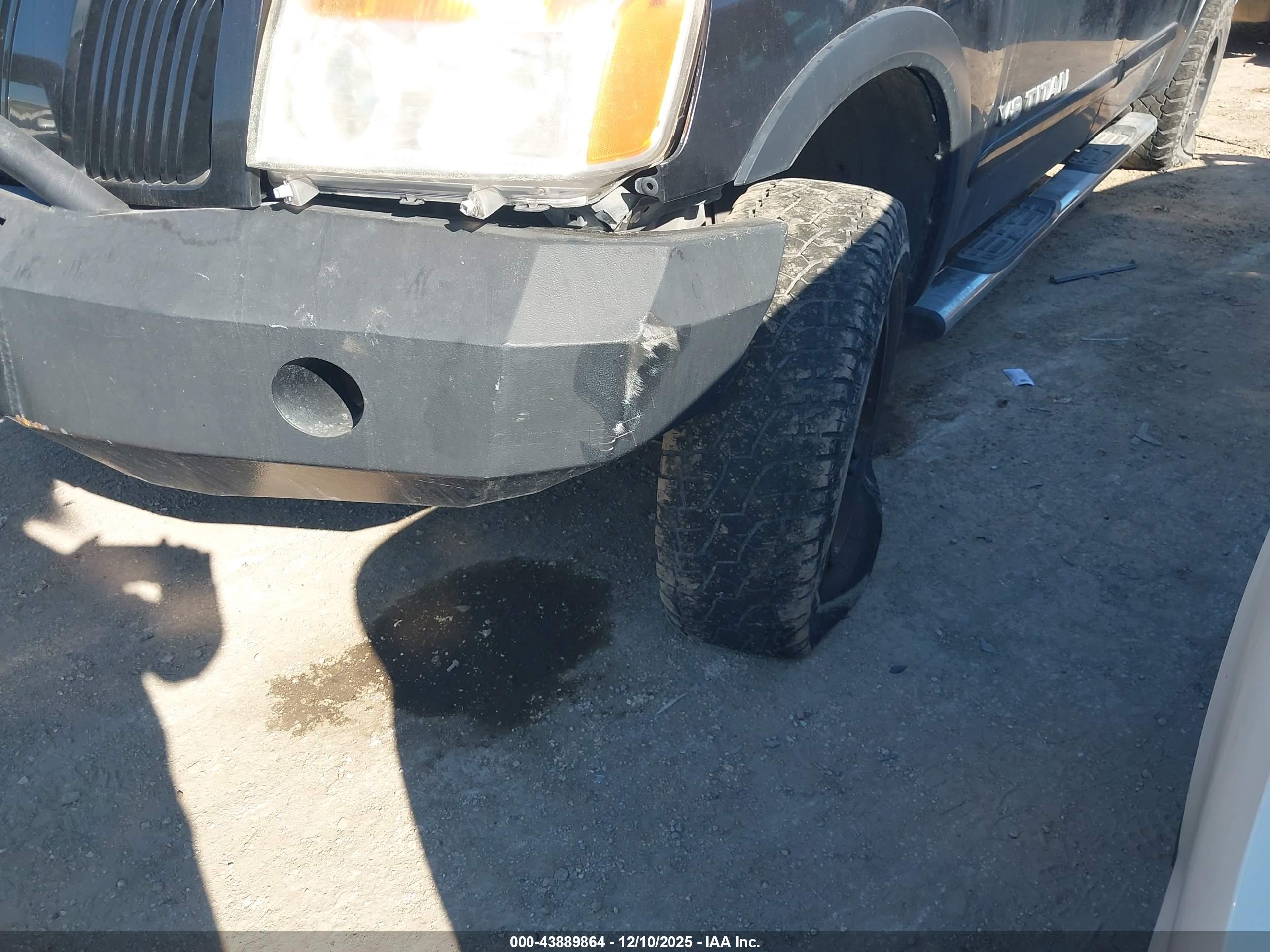 NISSAN TITAN image 6
