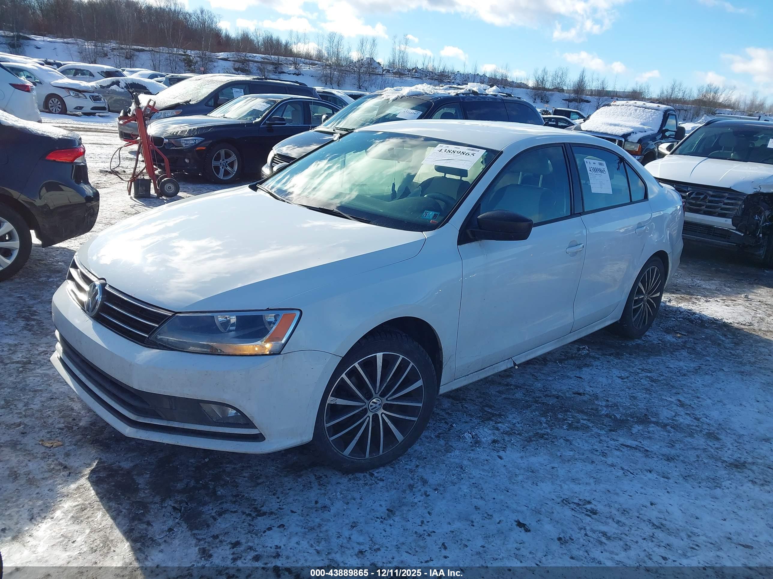 VOLKSWAGEN JETTA image 2
