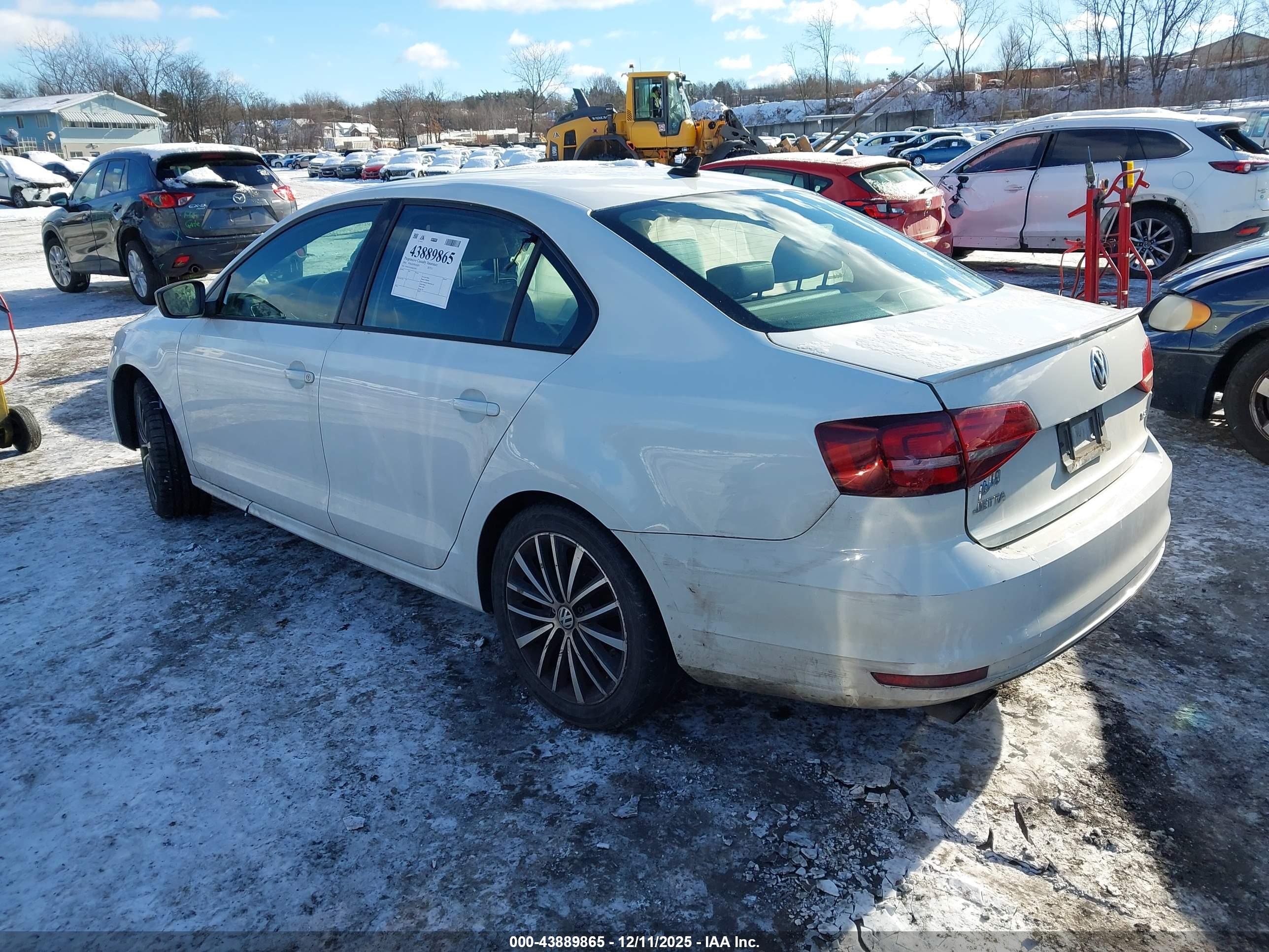 VOLKSWAGEN JETTA image 3