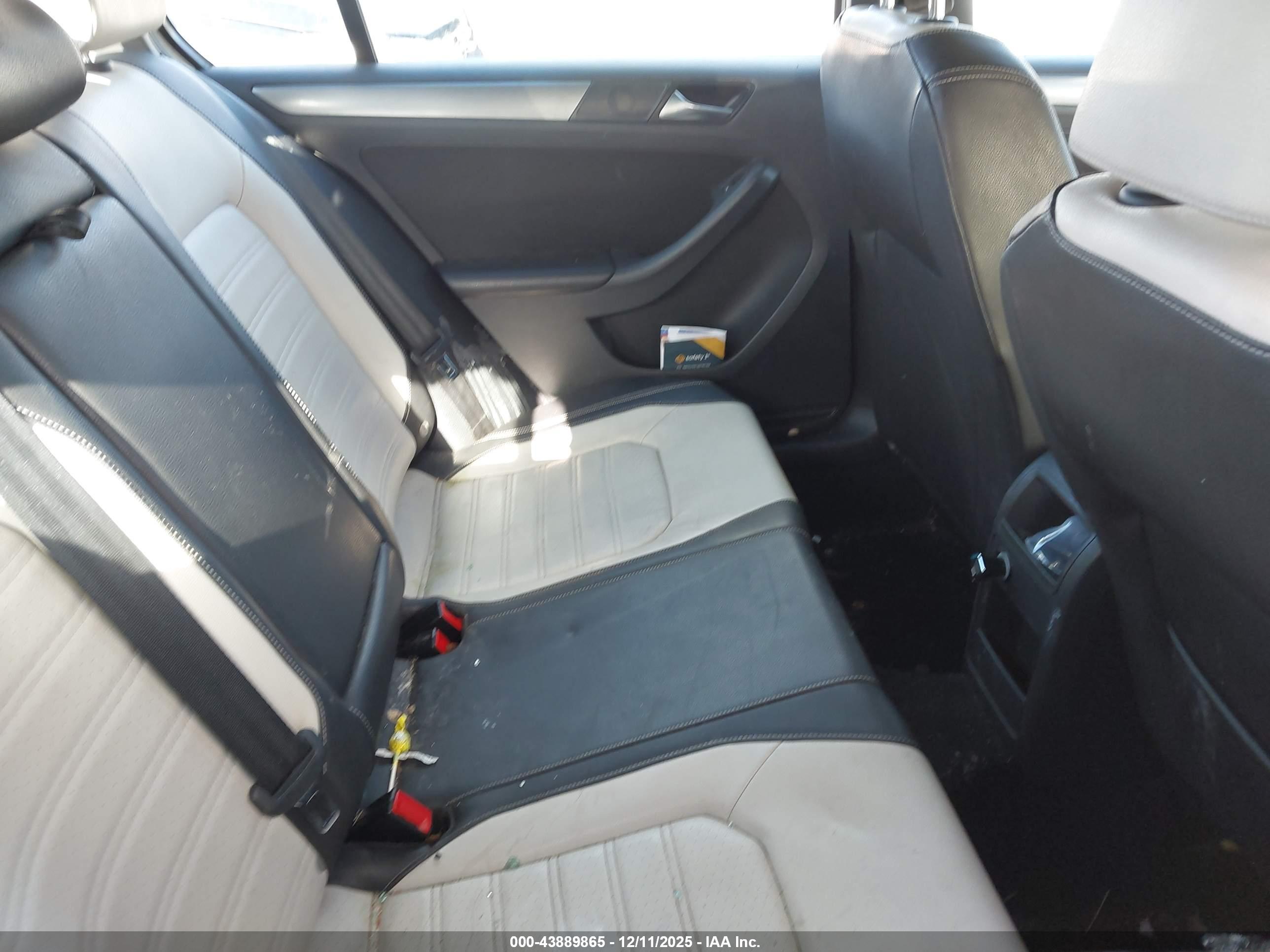 VOLKSWAGEN JETTA image 8