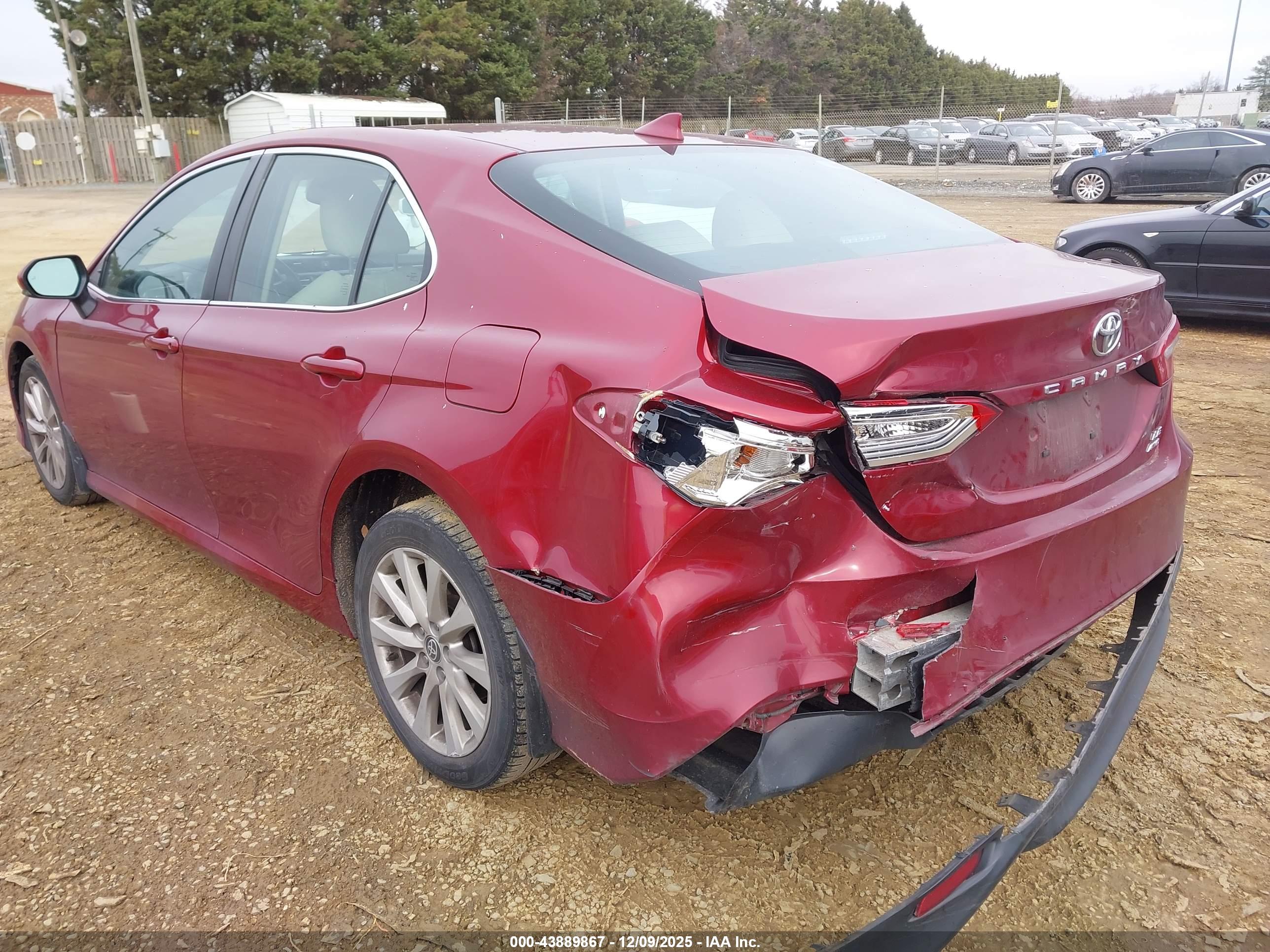 TOYOTA CAMRY image 3