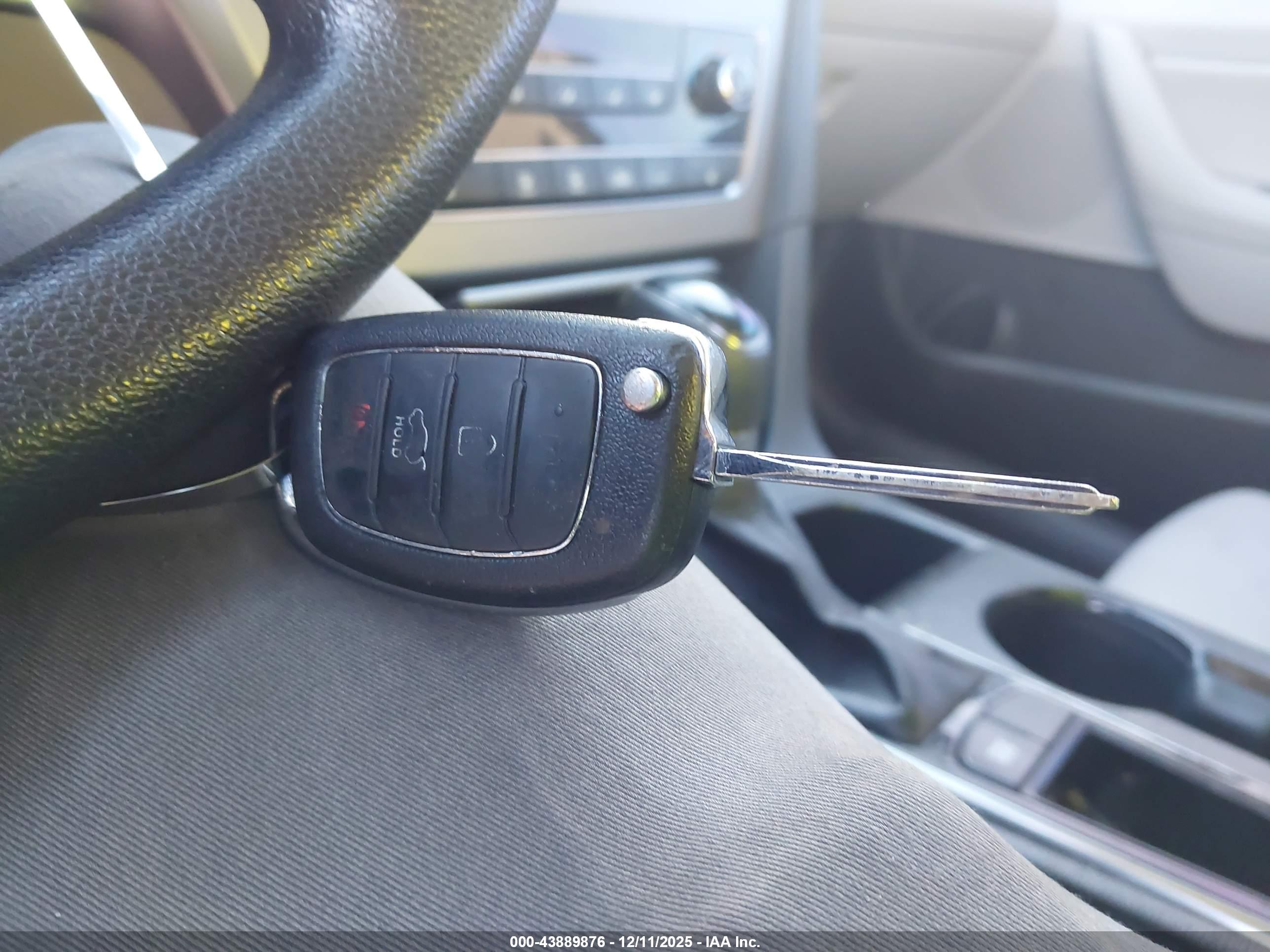 HYUNDAI SONATA image 11
