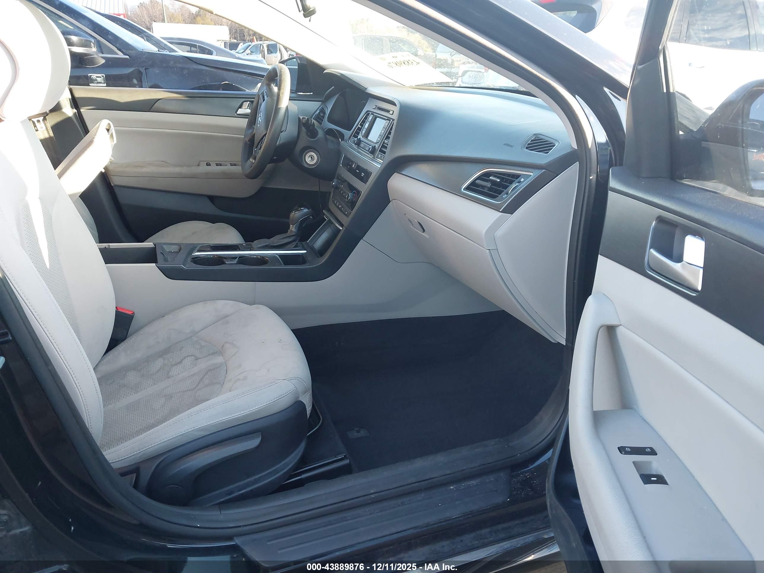 HYUNDAI SONATA image 5
