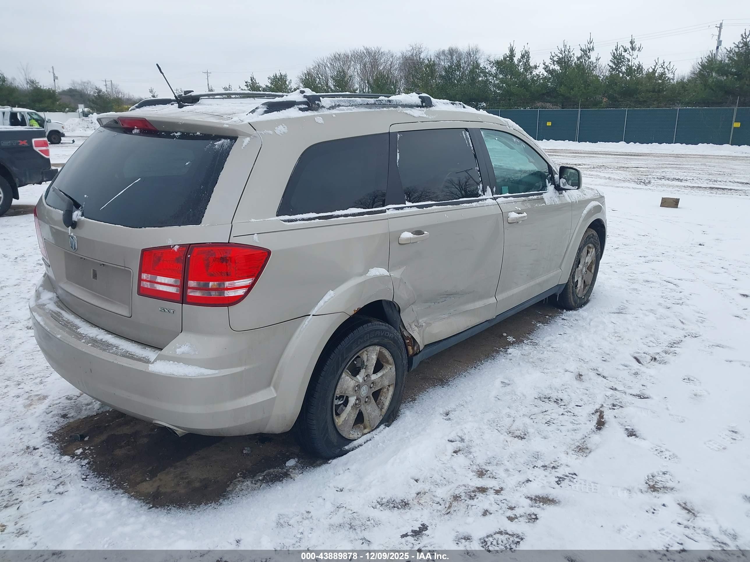 DODGE JOURNEY image 4