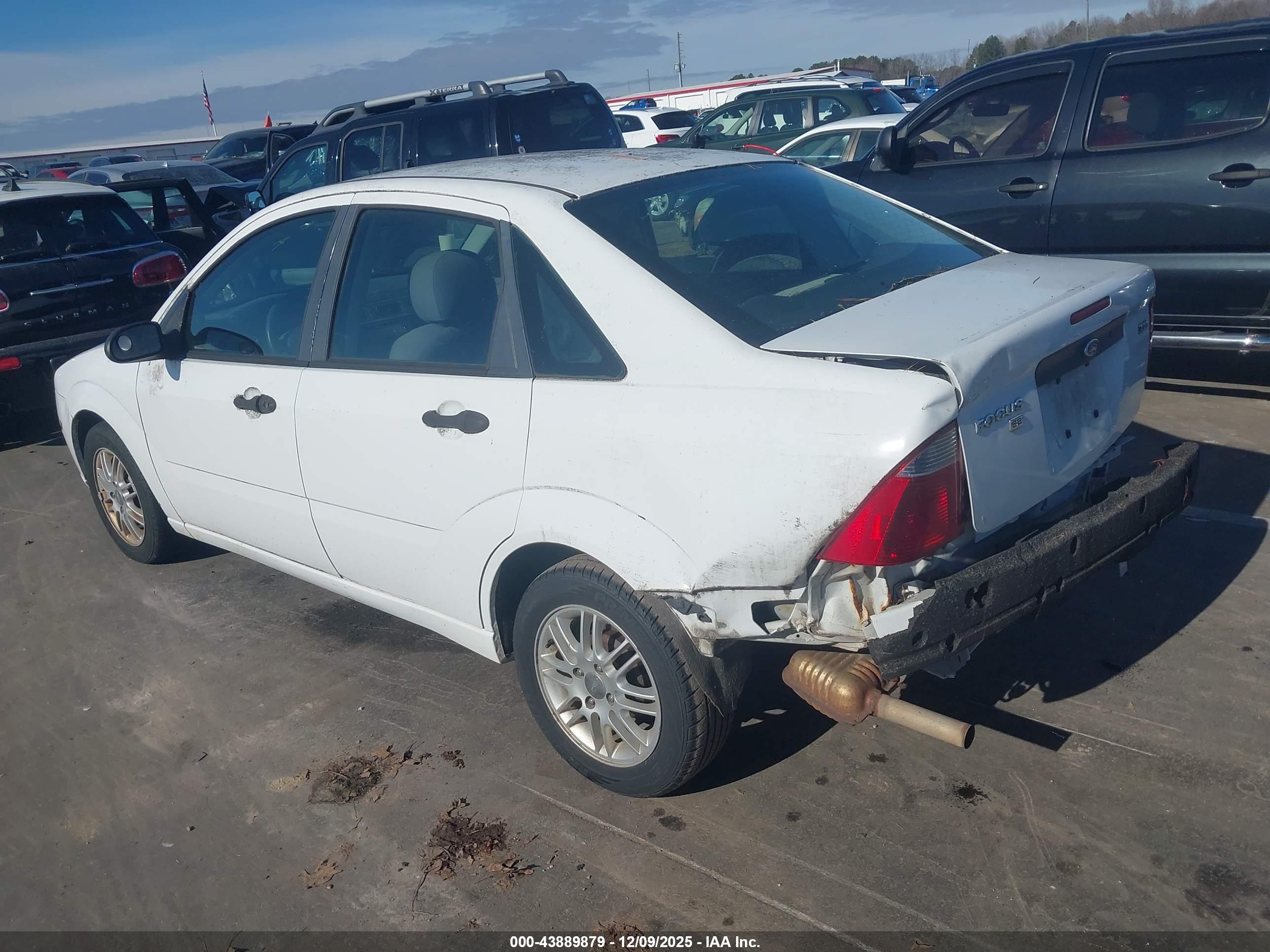 FORD FOCUS image 3