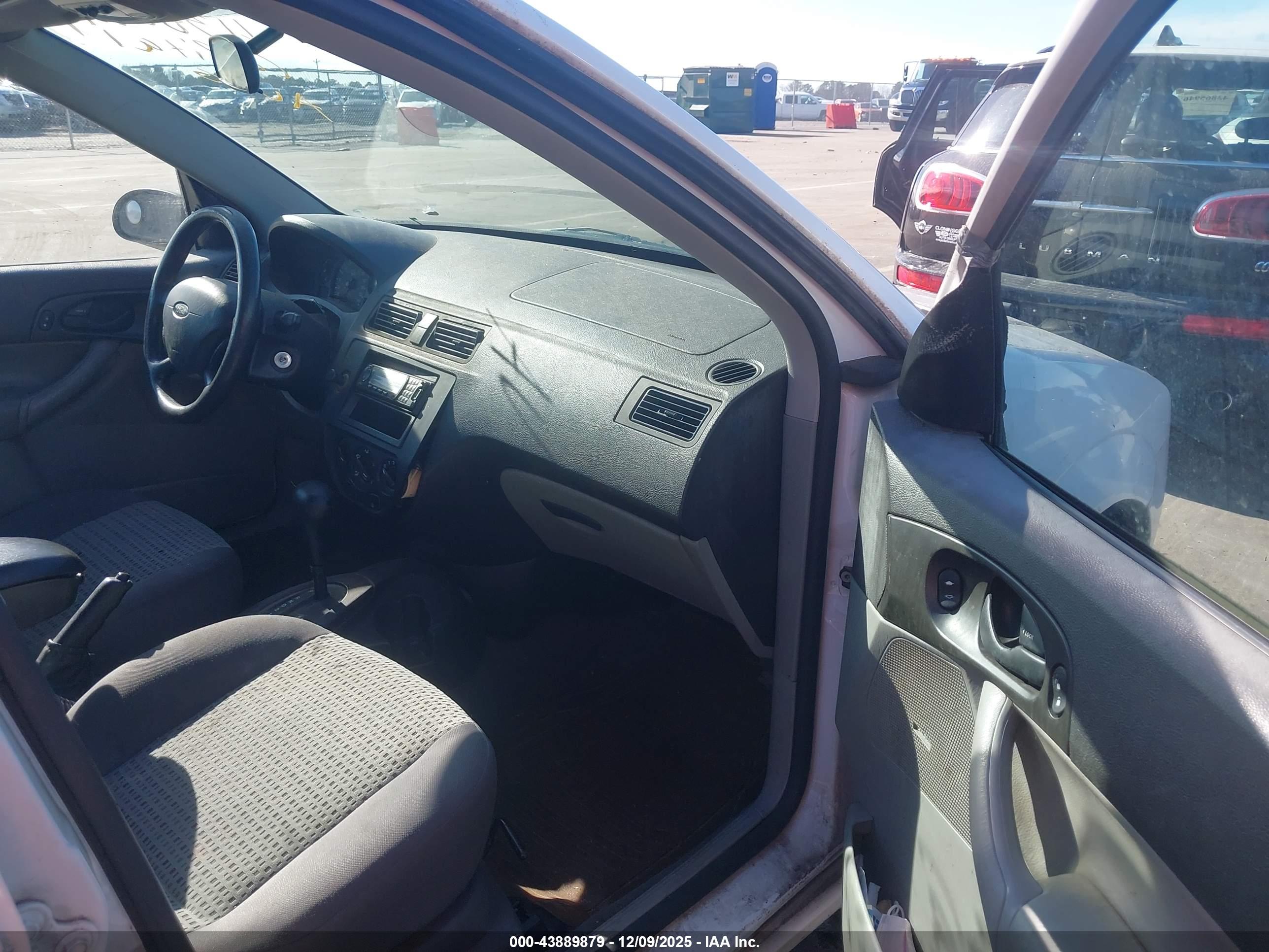 FORD FOCUS image 5