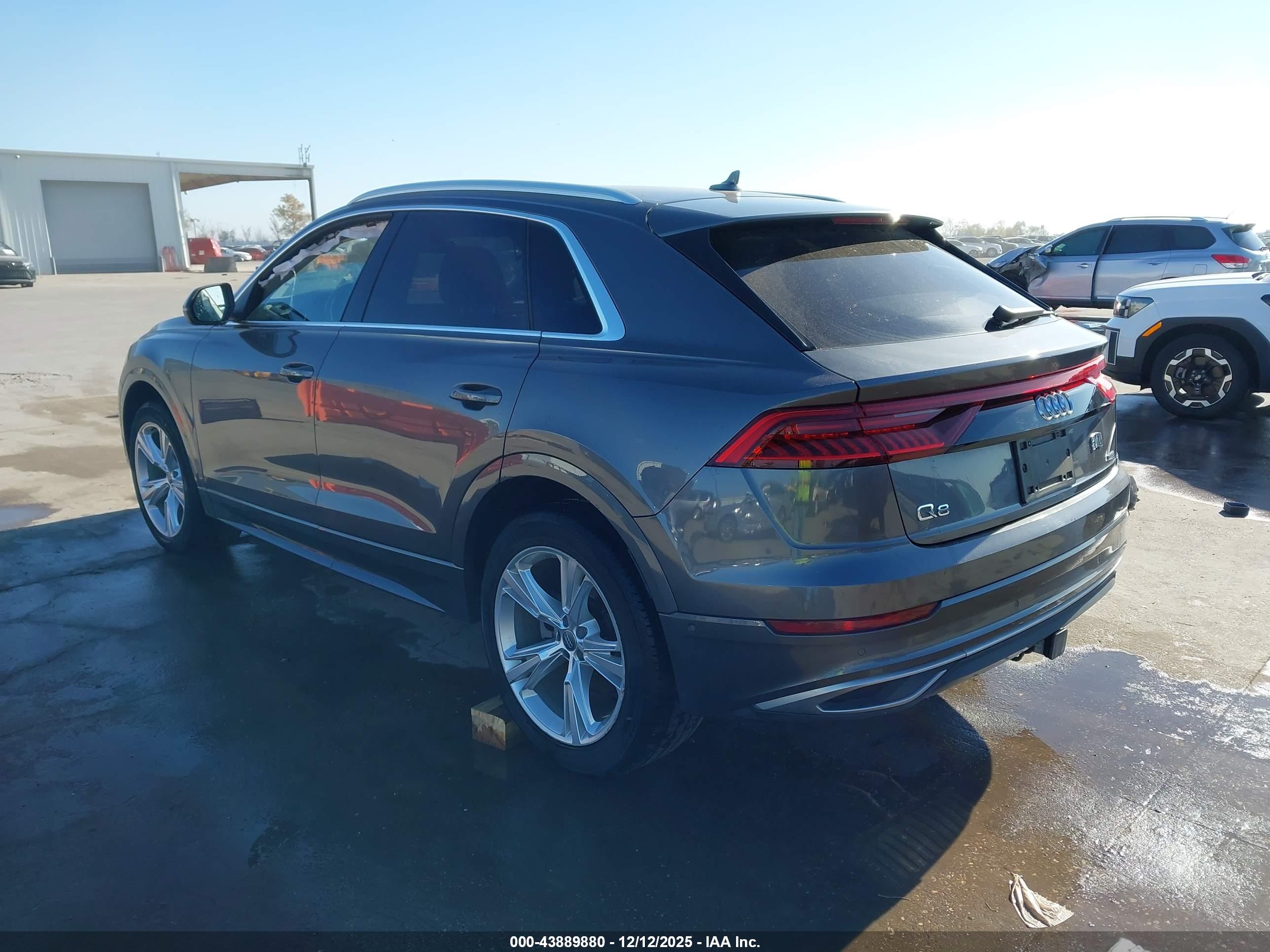 AUDI Q8 image 3