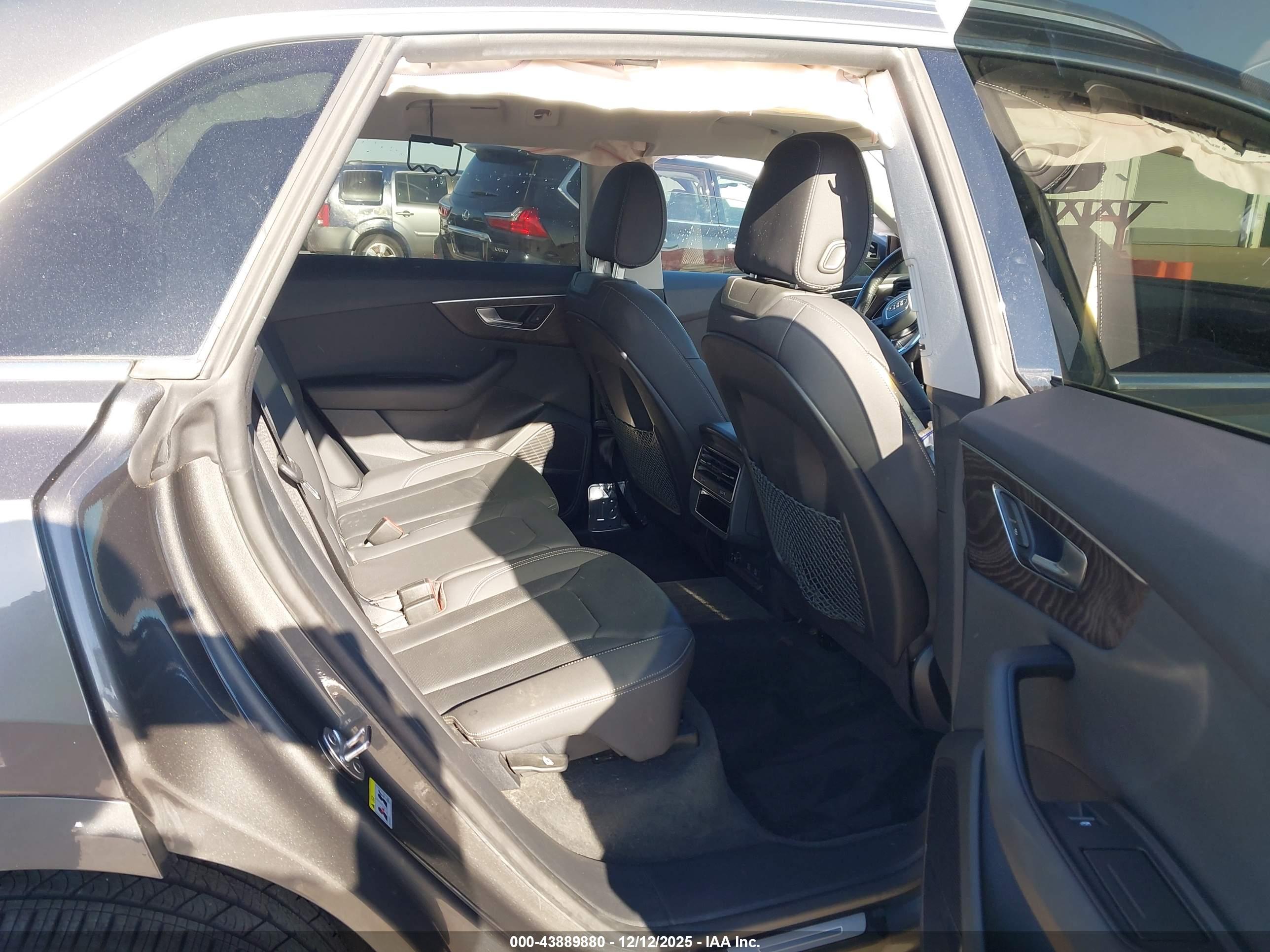 AUDI Q8 image 8