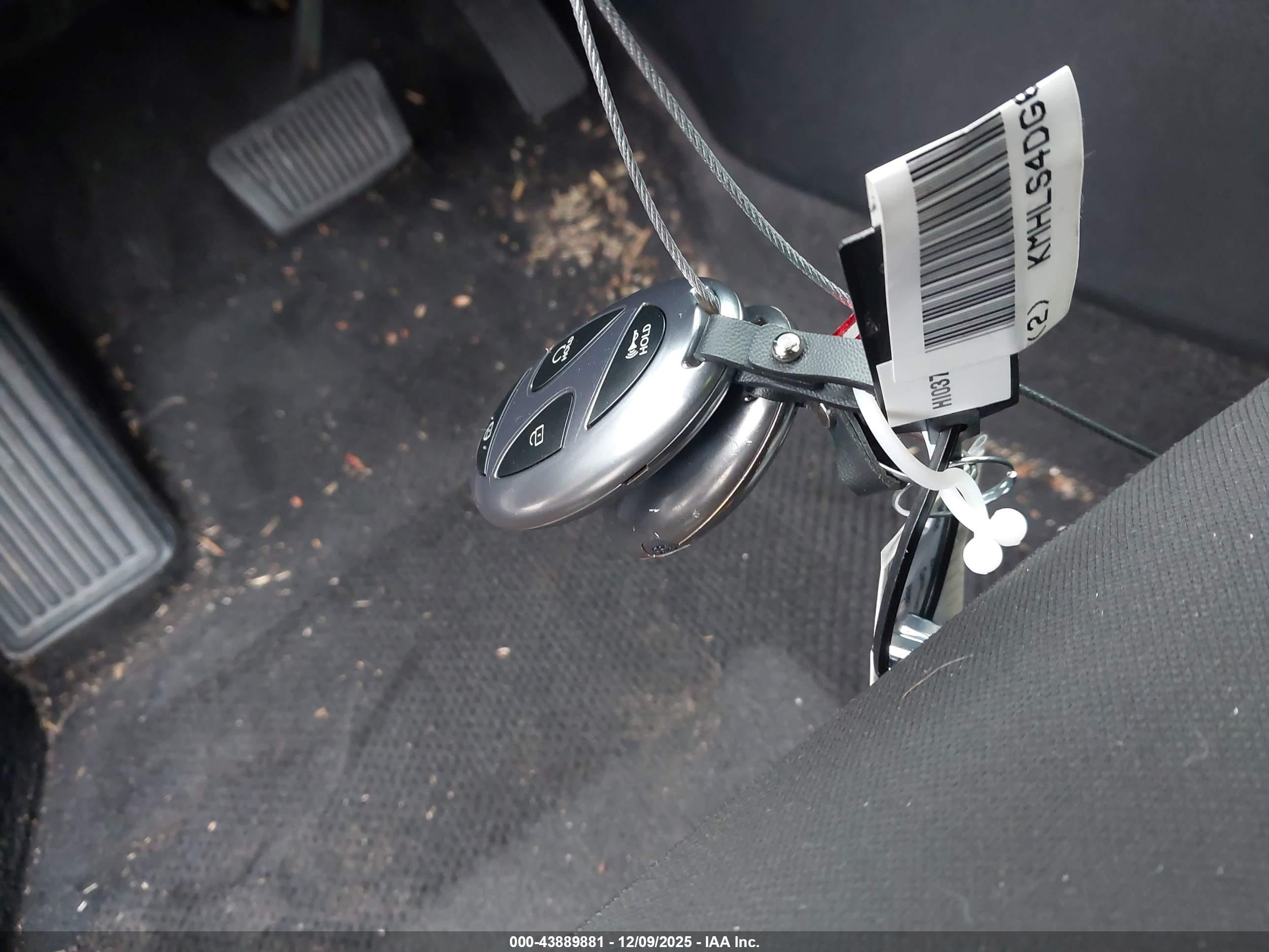 HYUNDAI ELANTRA image 11