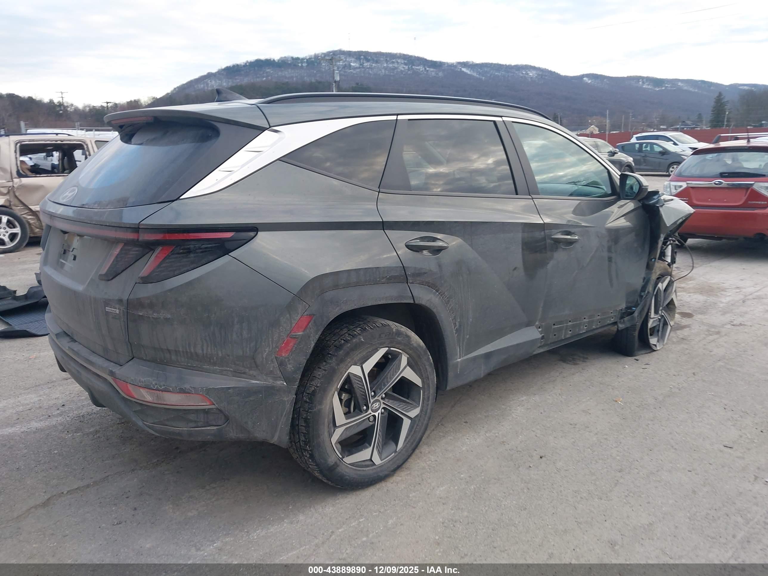 HYUNDAI TUCSON image 4