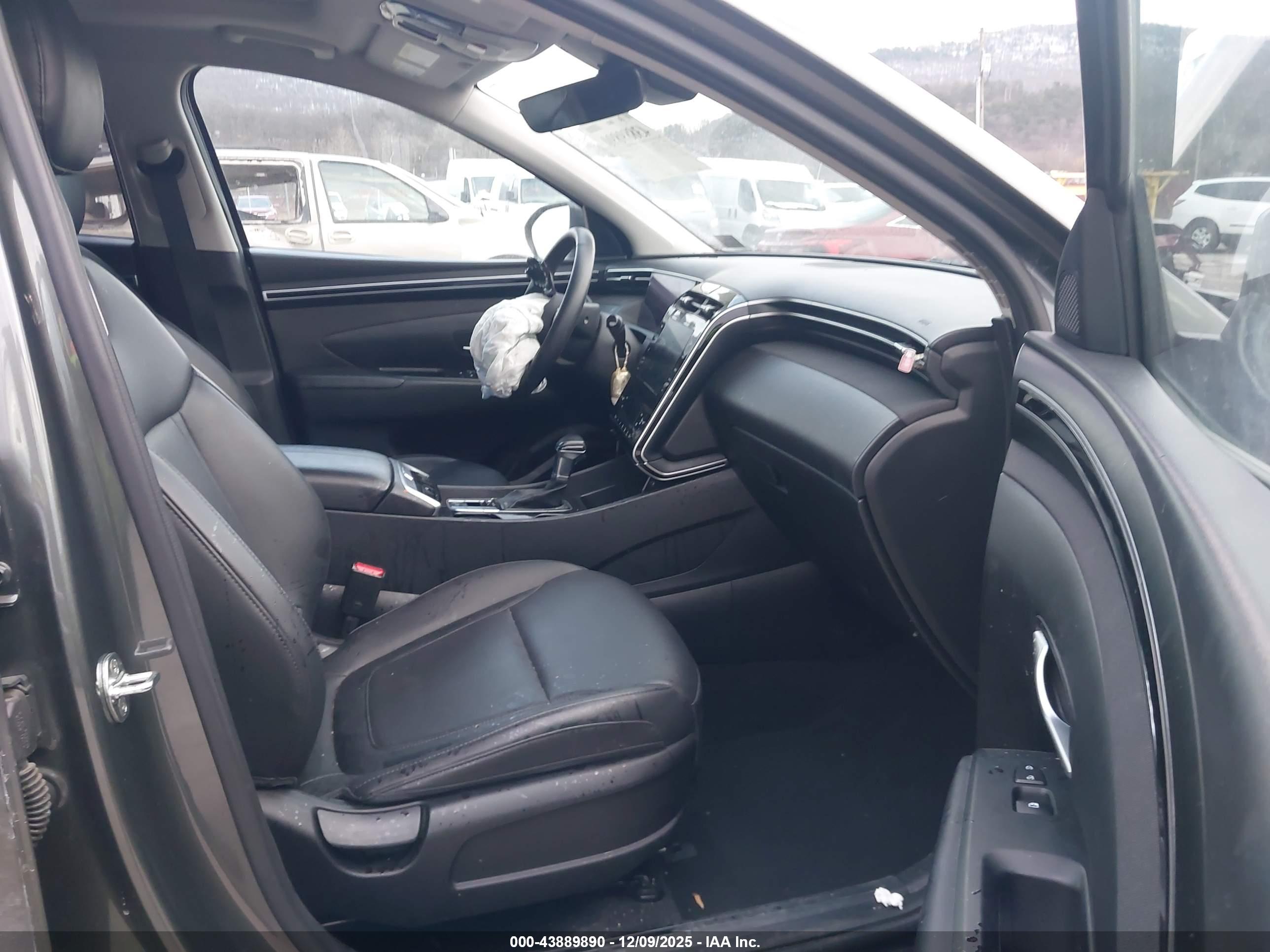 HYUNDAI TUCSON image 5