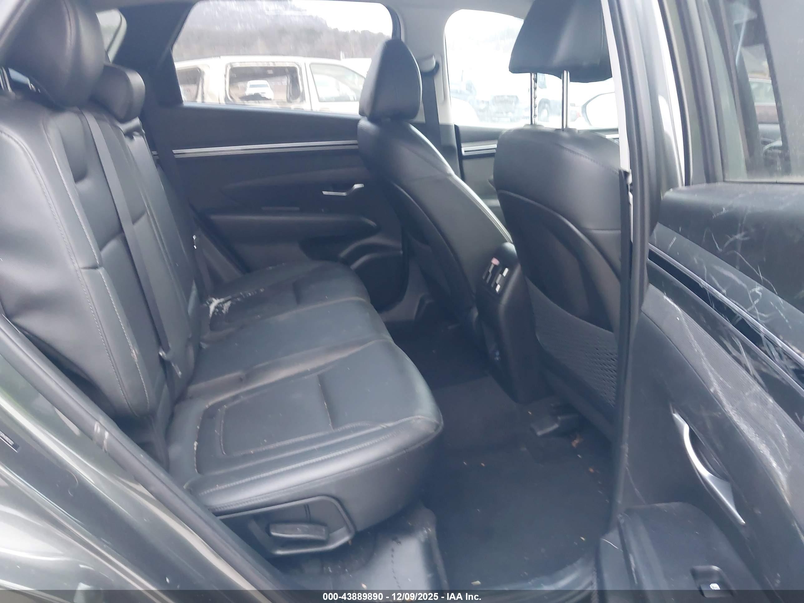 HYUNDAI TUCSON image 8