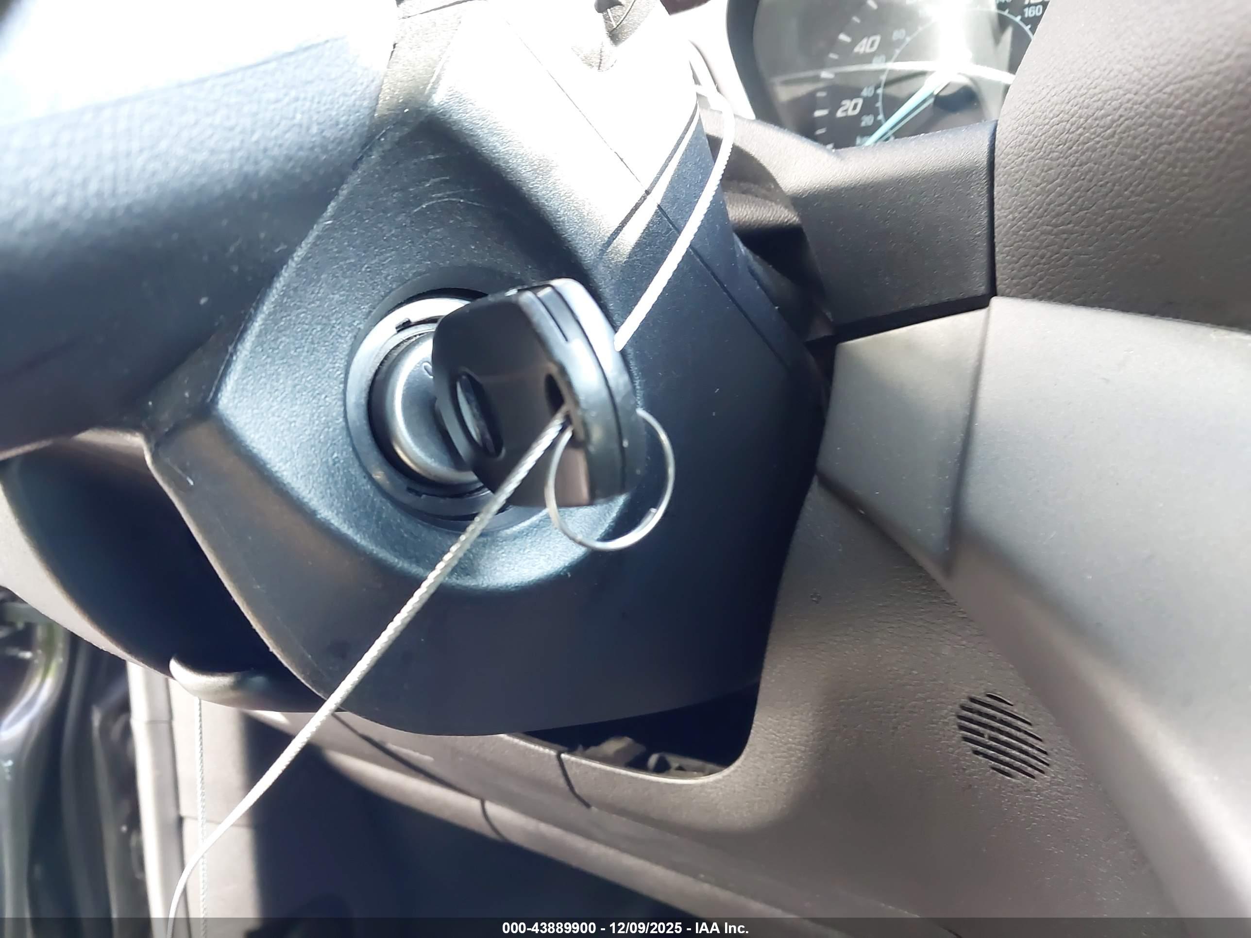 FORD ESCAPE image 11
