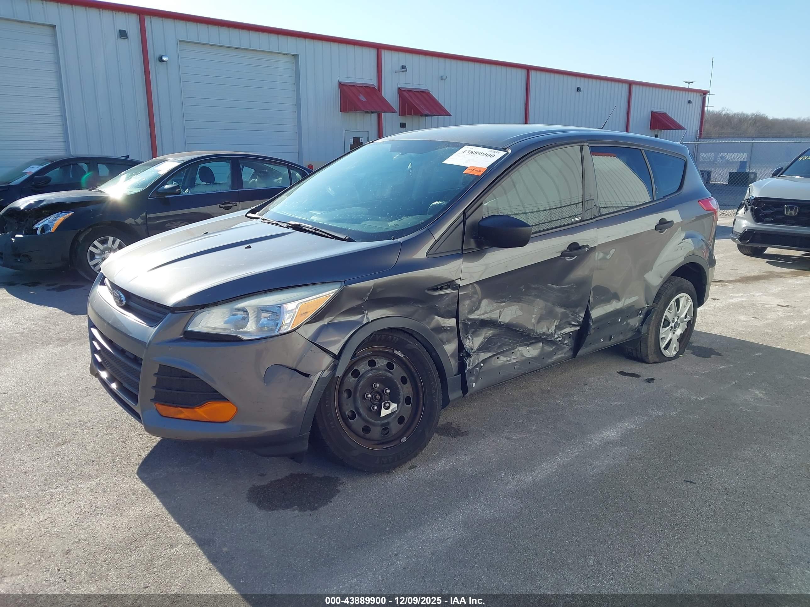 FORD ESCAPE image 2
