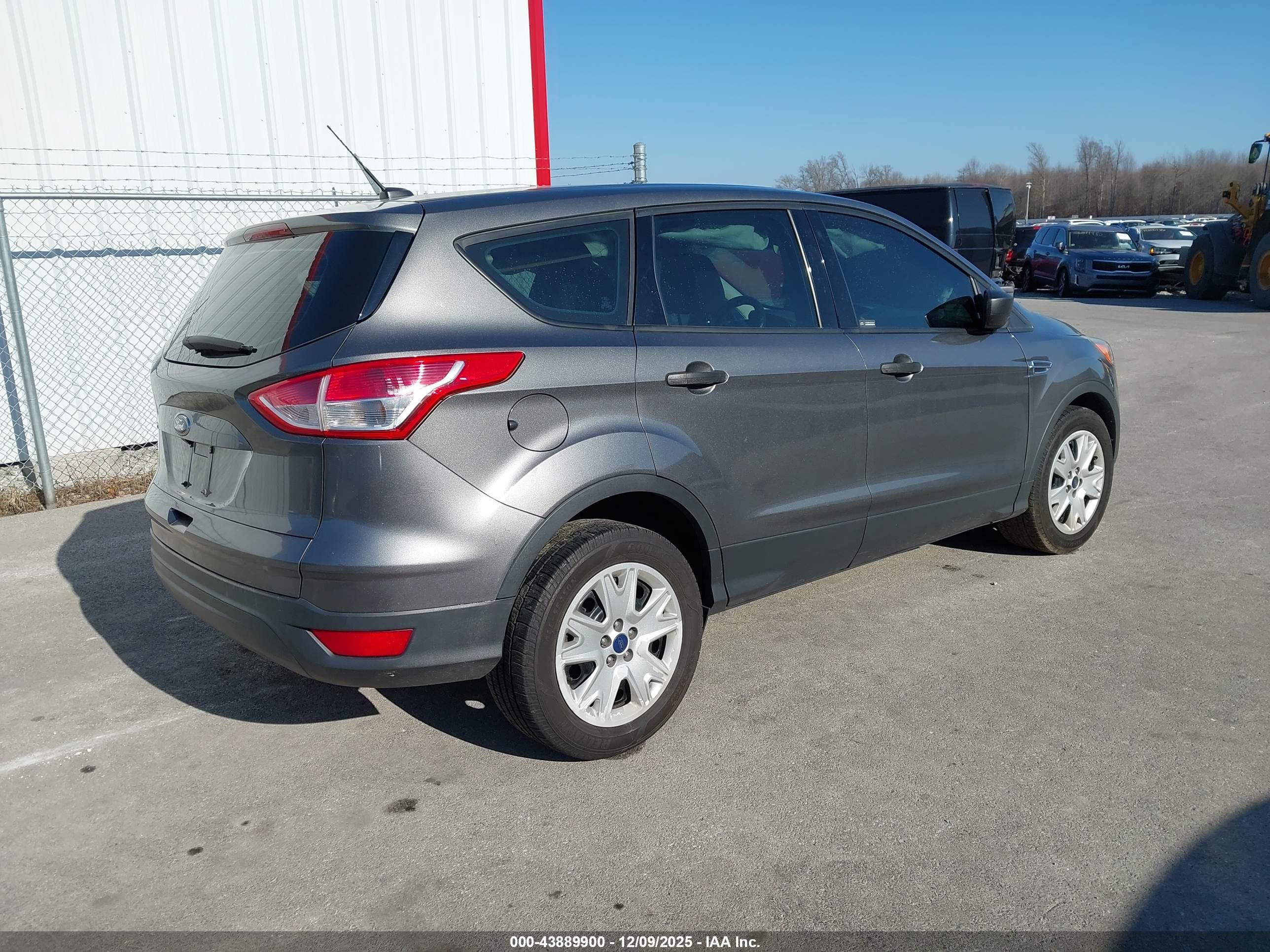 FORD ESCAPE image 4
