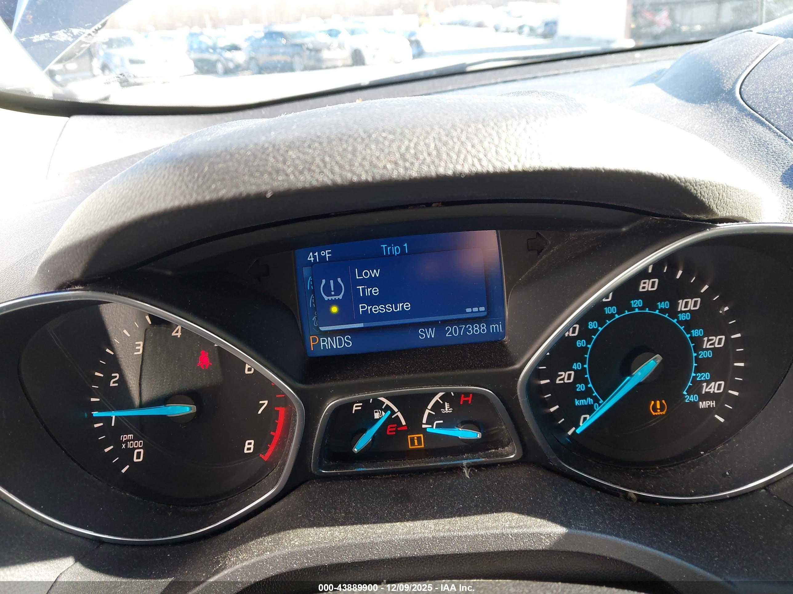 FORD ESCAPE image 7