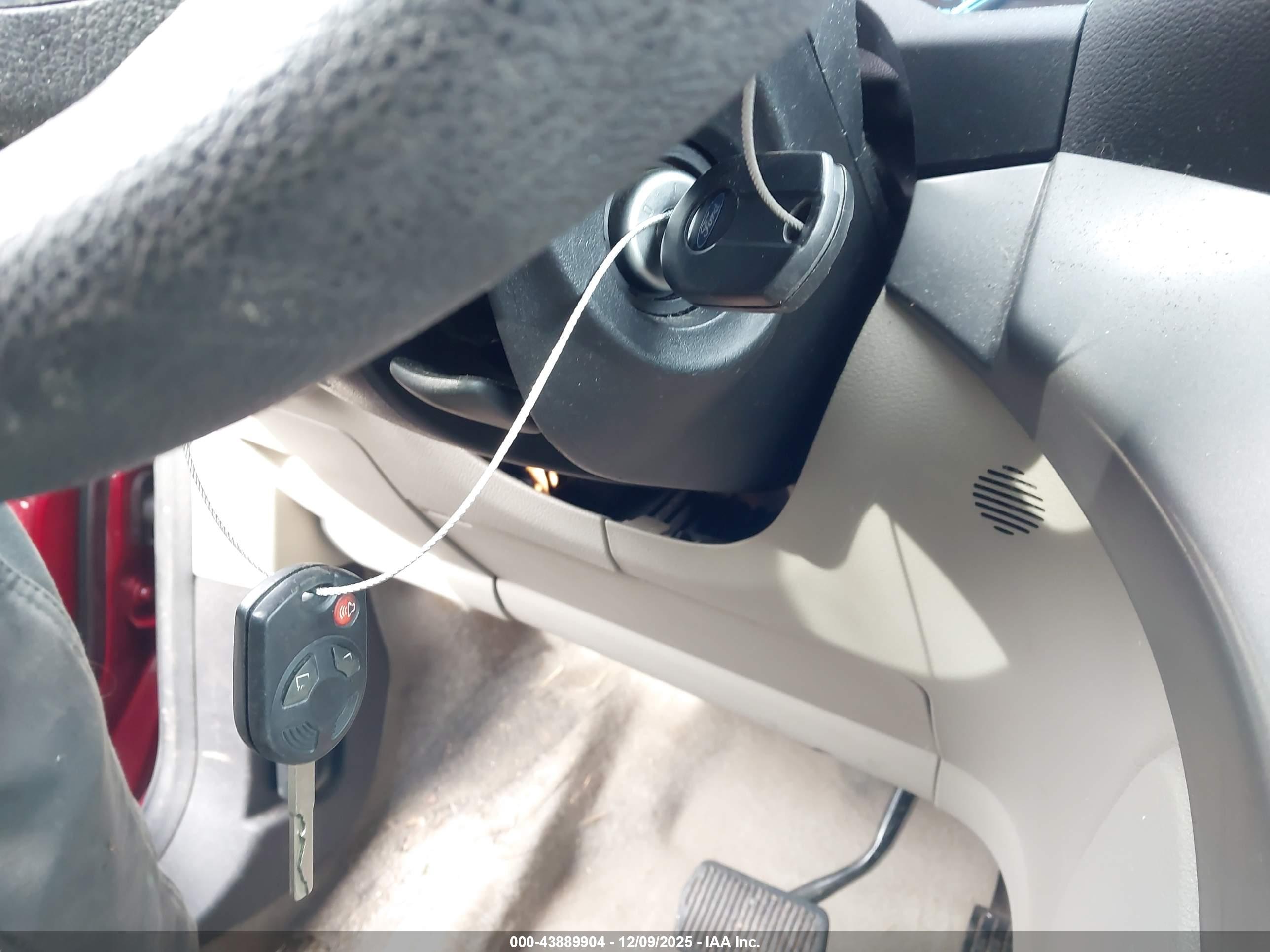FORD ESCAPE image 11