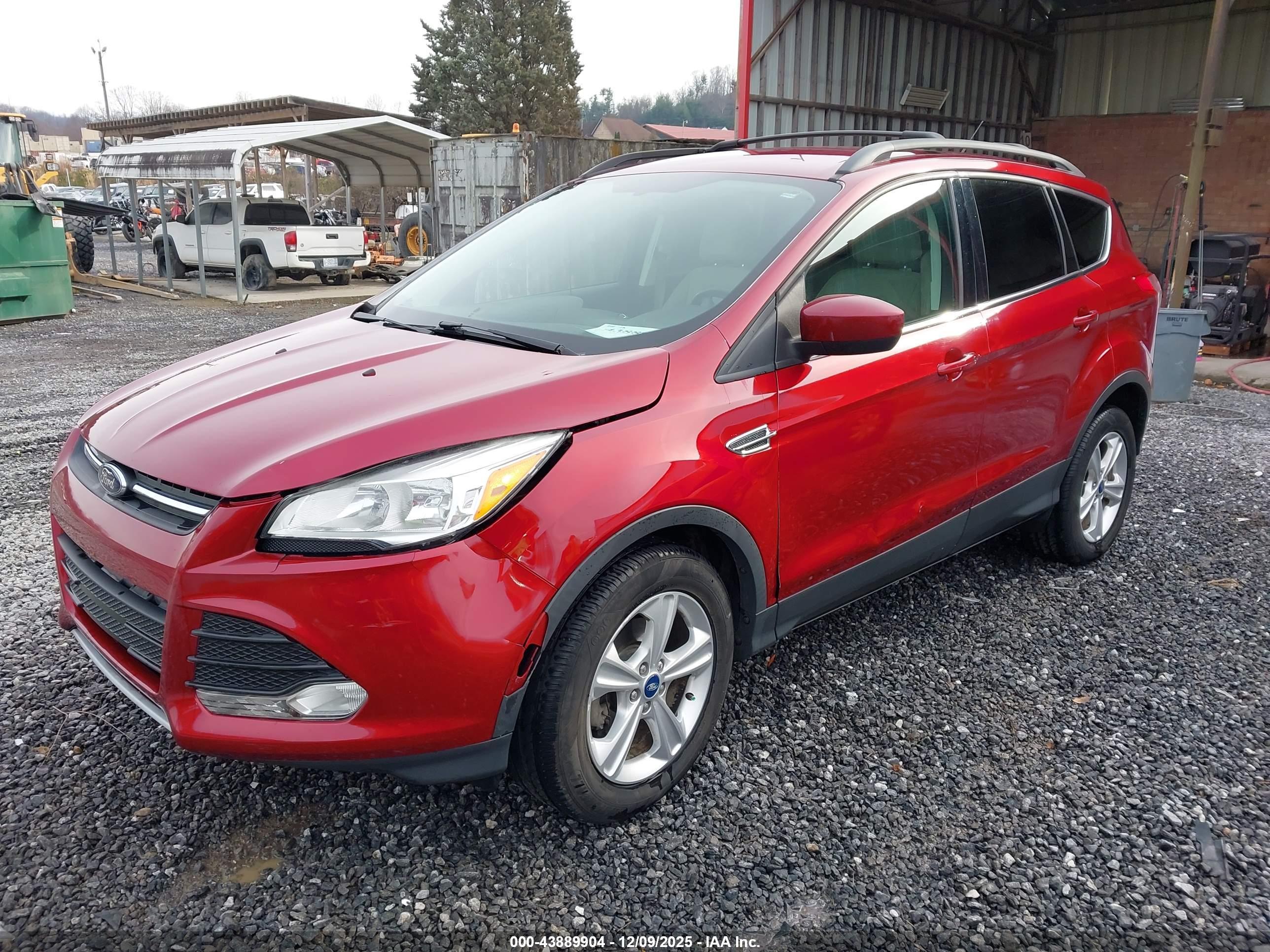 FORD ESCAPE image 2