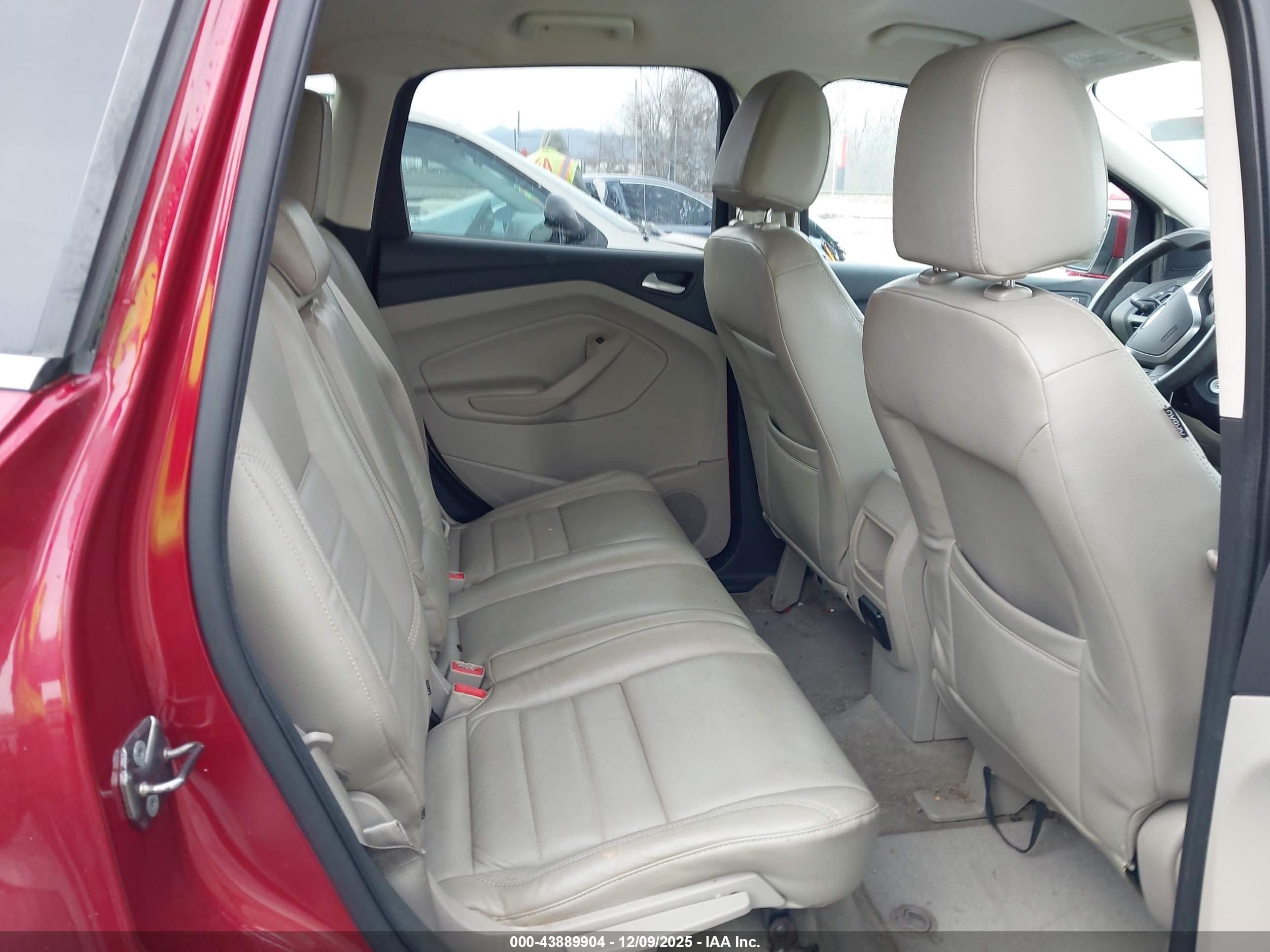 FORD ESCAPE image 8