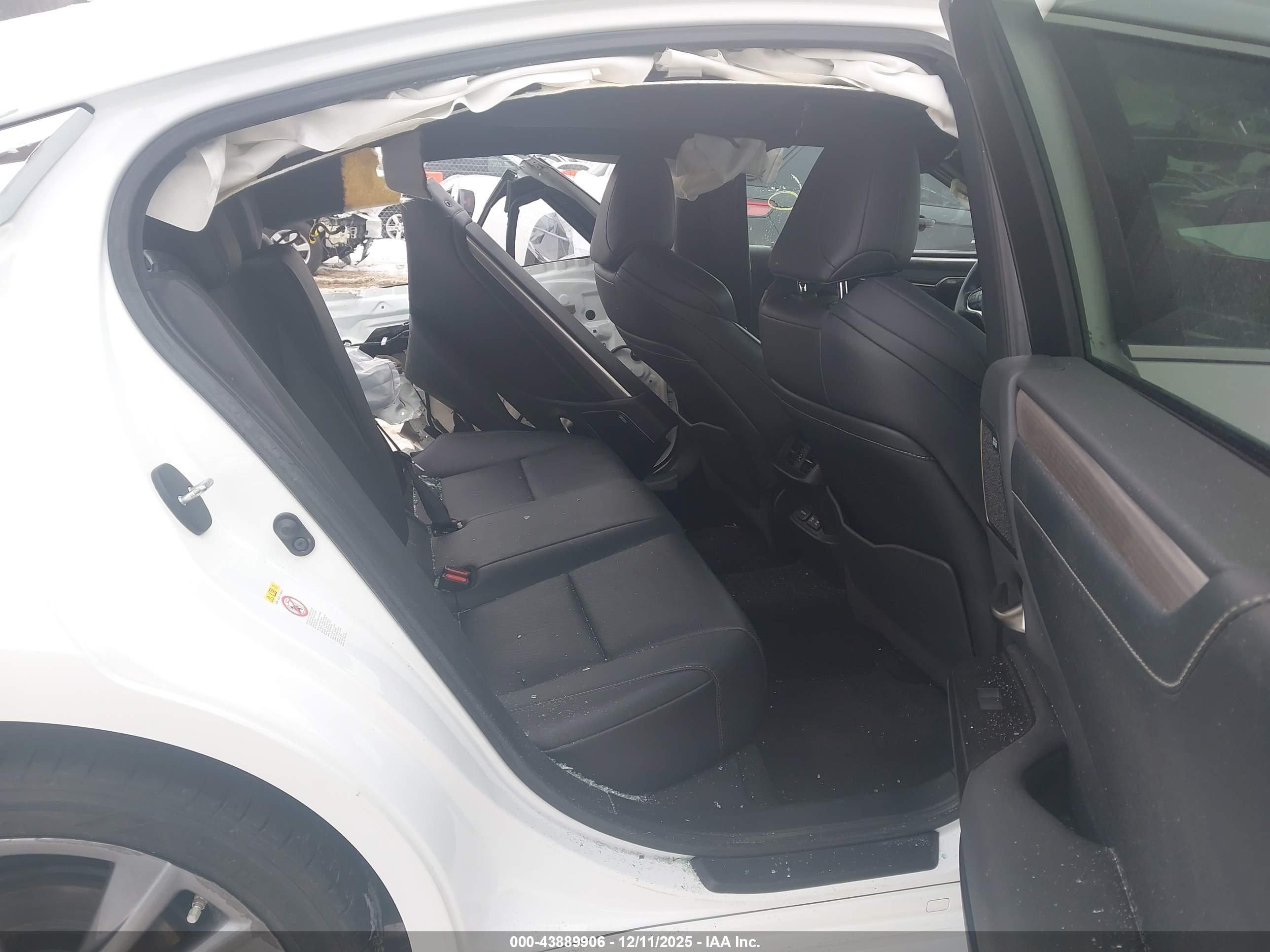 LEXUS ES image 8