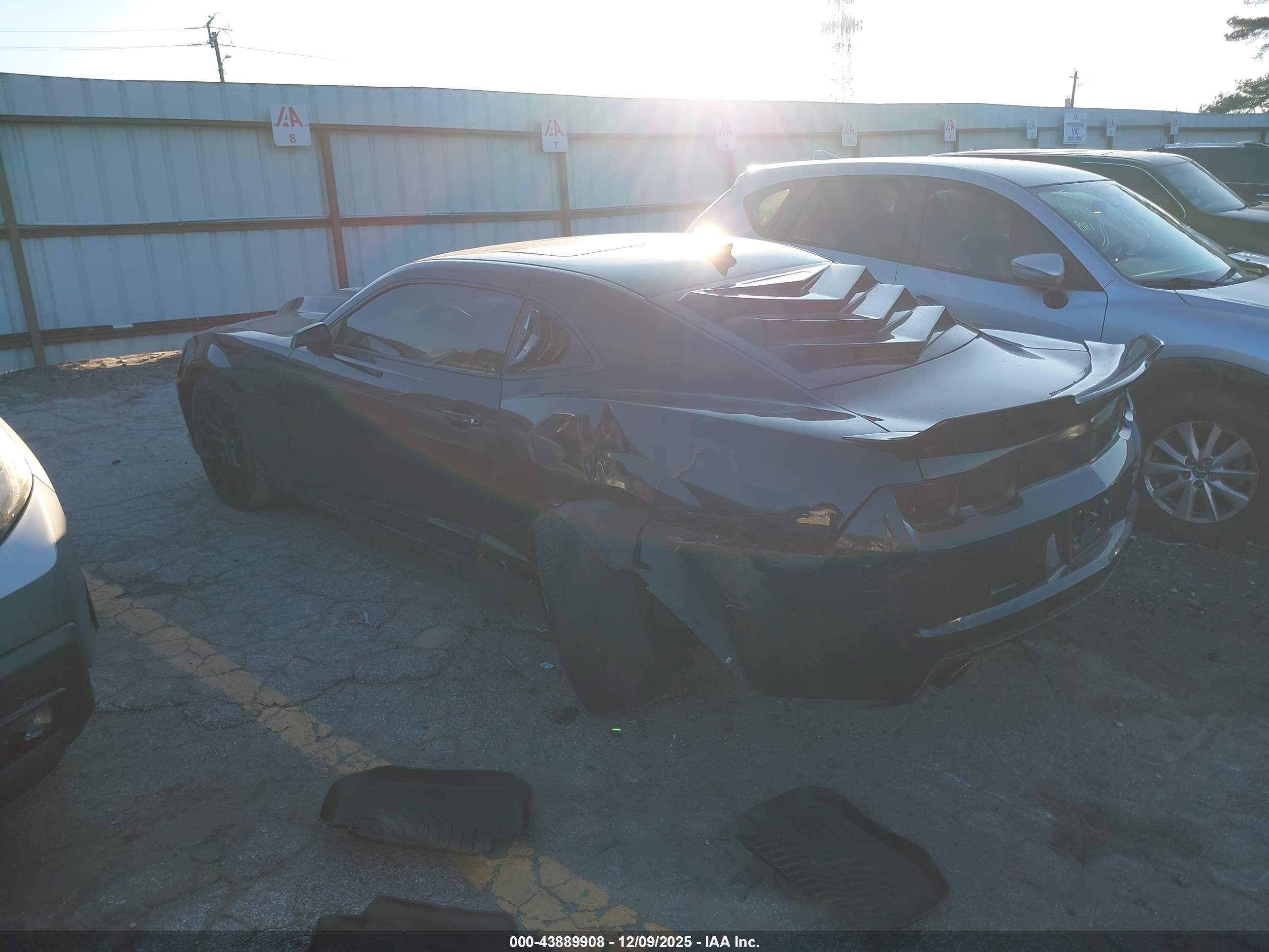 CHEVROLET CAMARO image 3