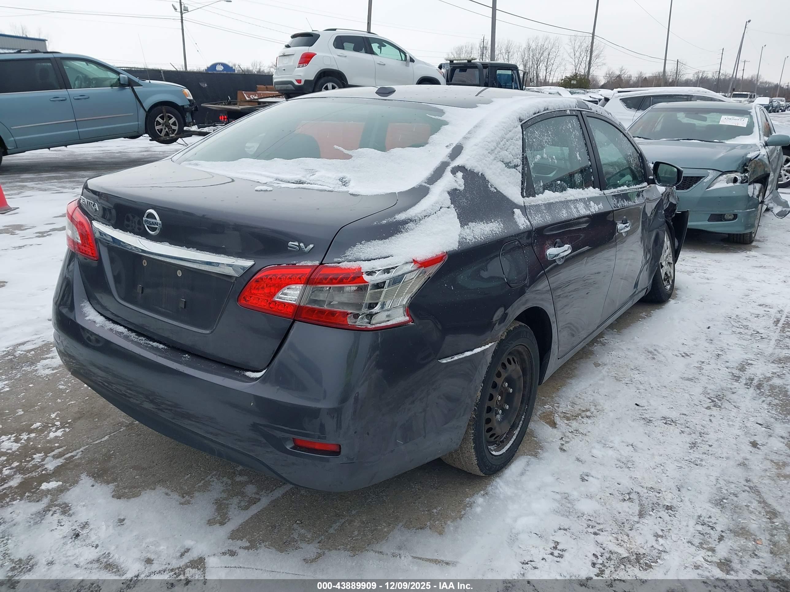 NISSAN SENTRA image 4