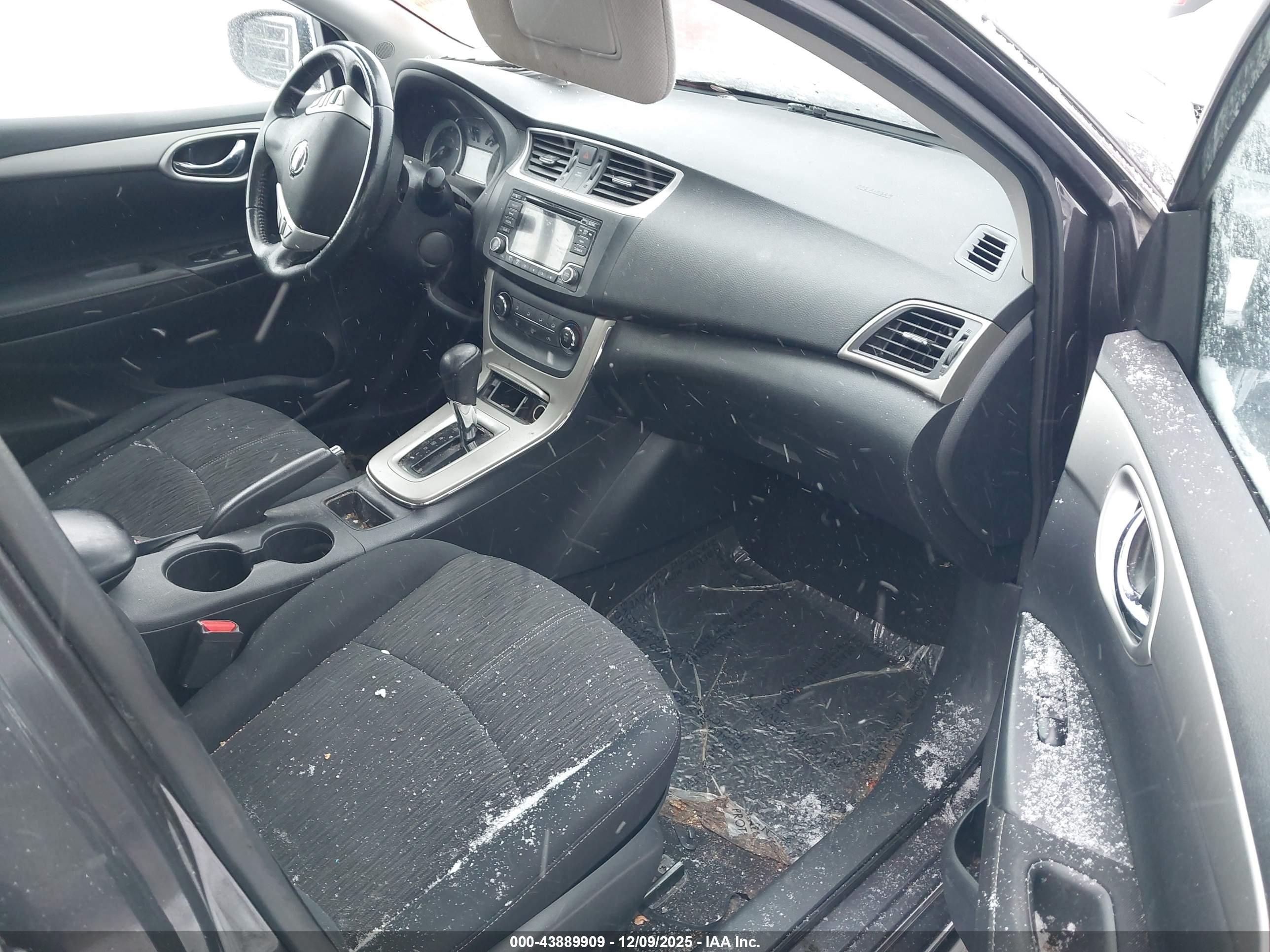 NISSAN SENTRA image 5