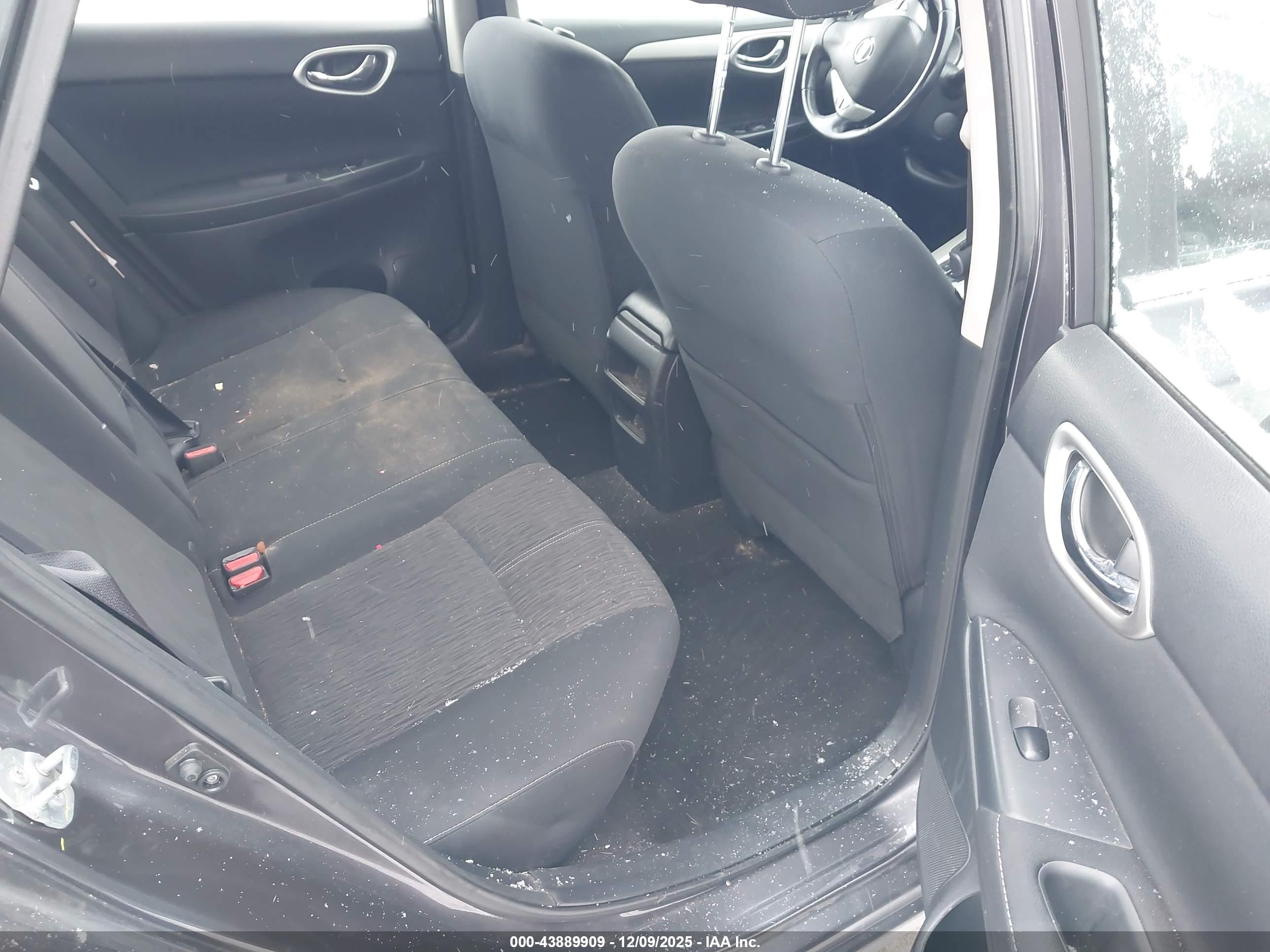 NISSAN SENTRA image 8
