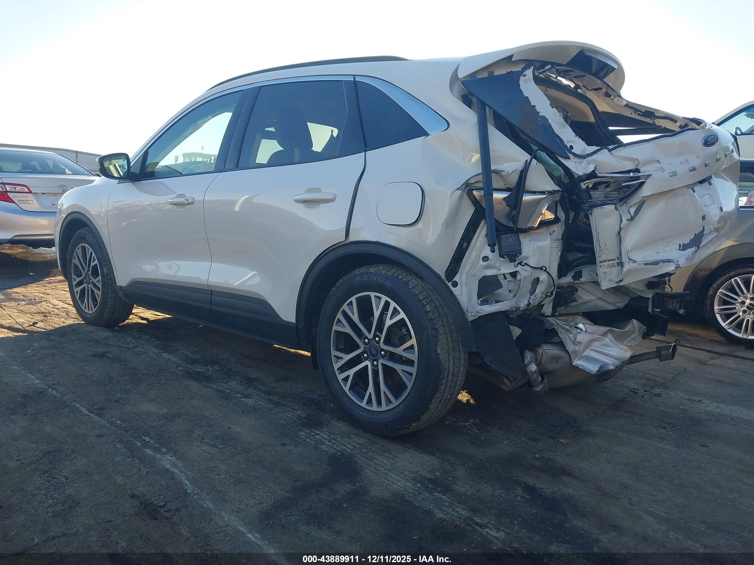 FORD ESCAPE image 3