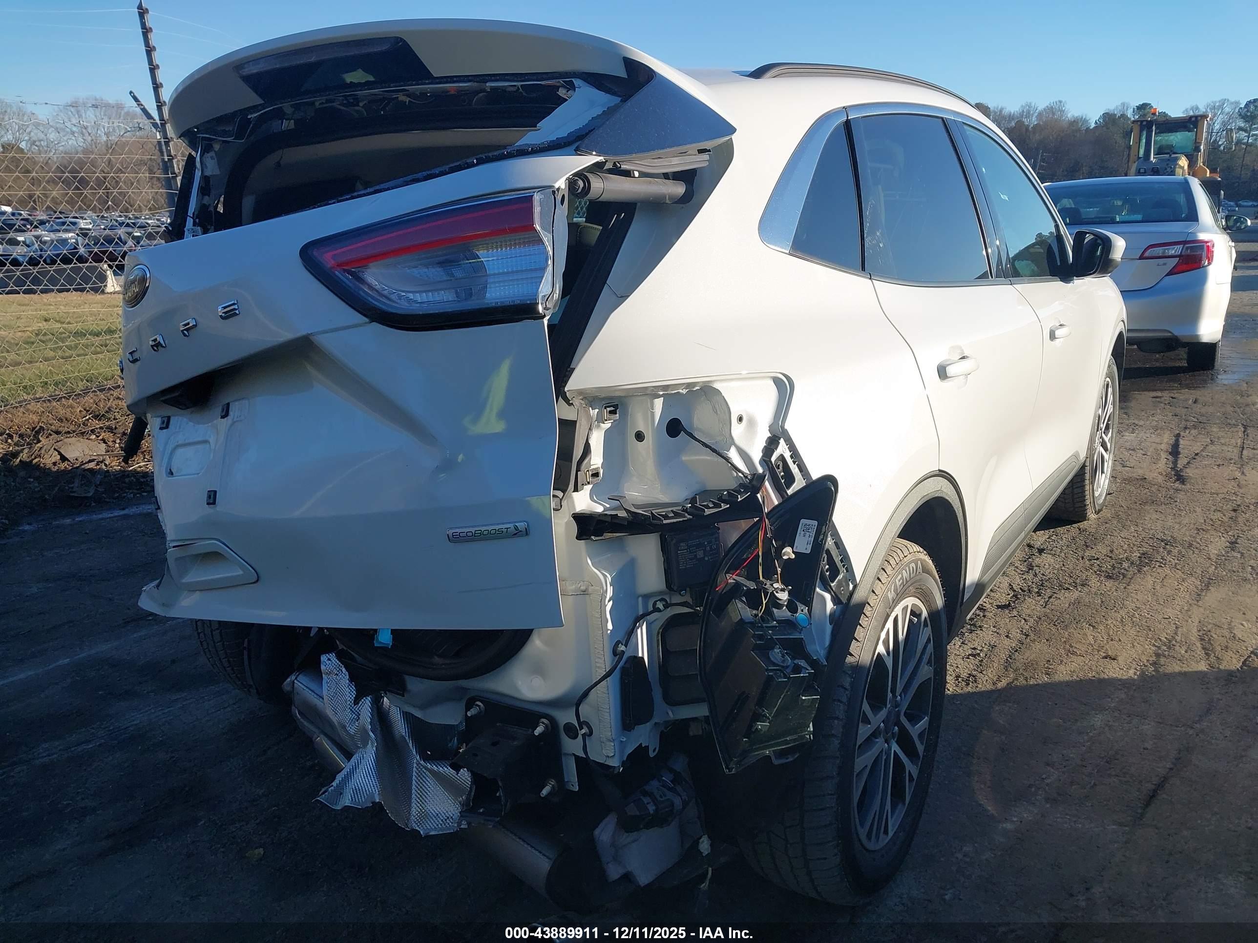 FORD ESCAPE image 4