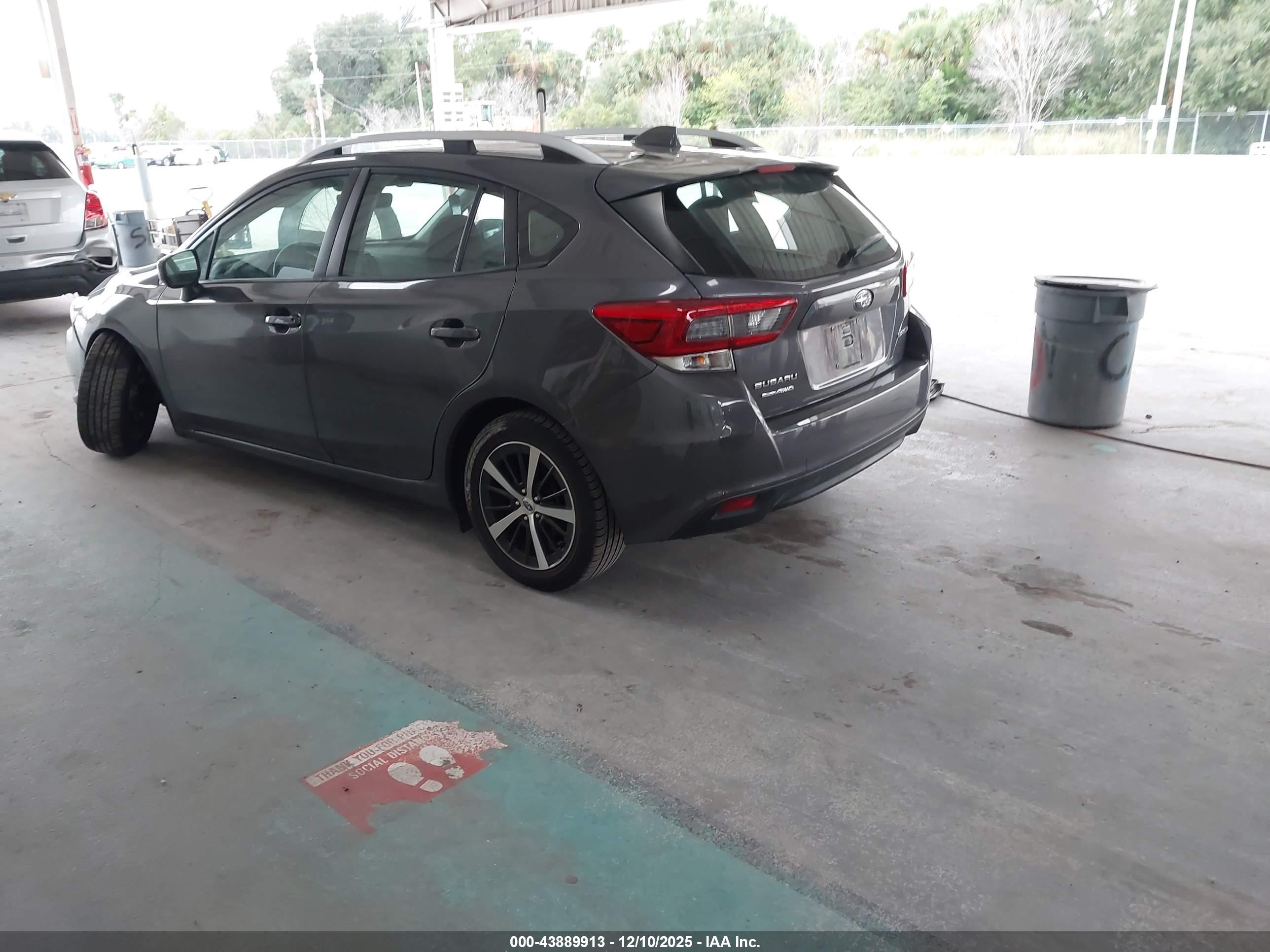 SUBARU IMPREZA image 3