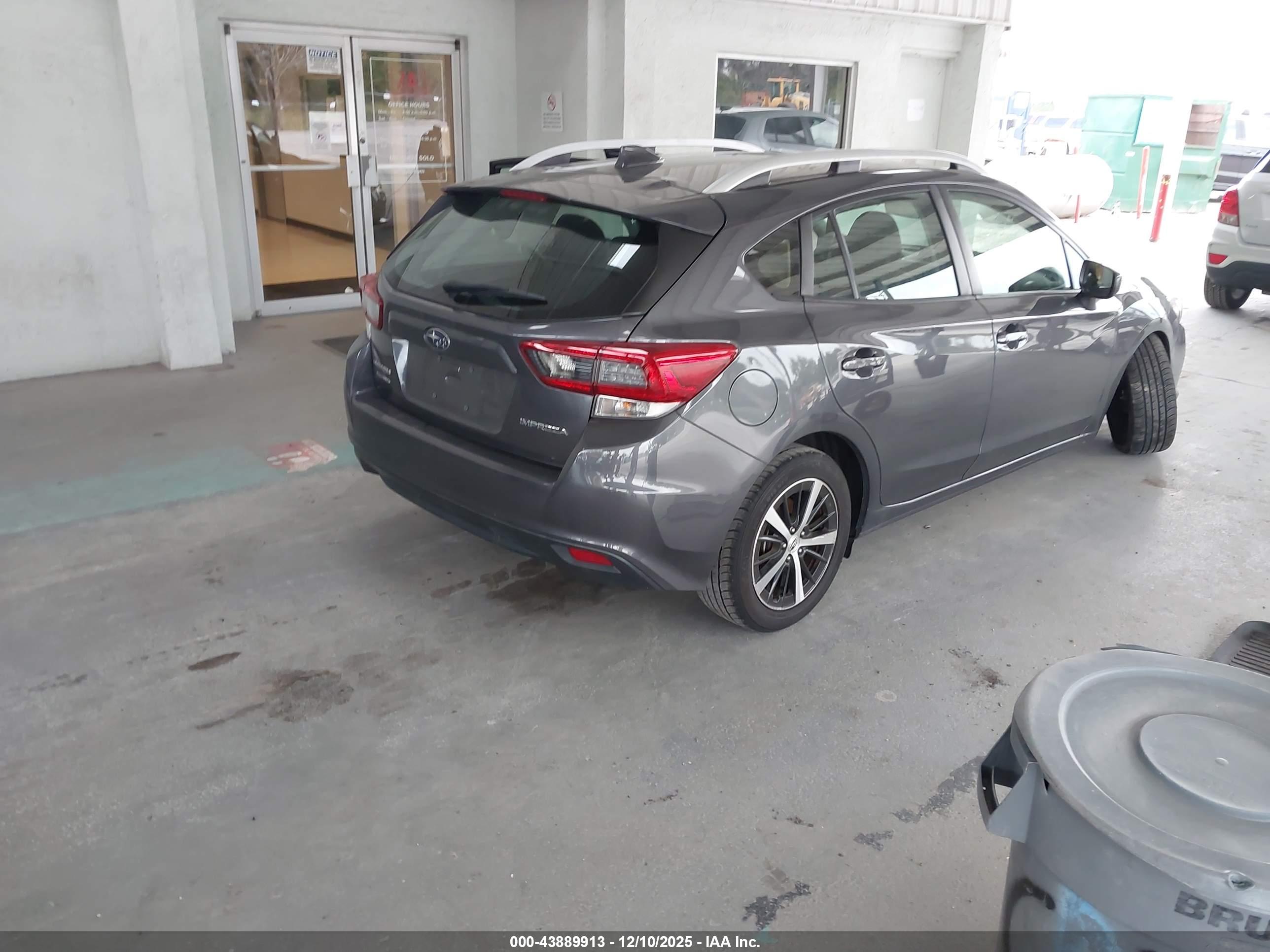 SUBARU IMPREZA image 4