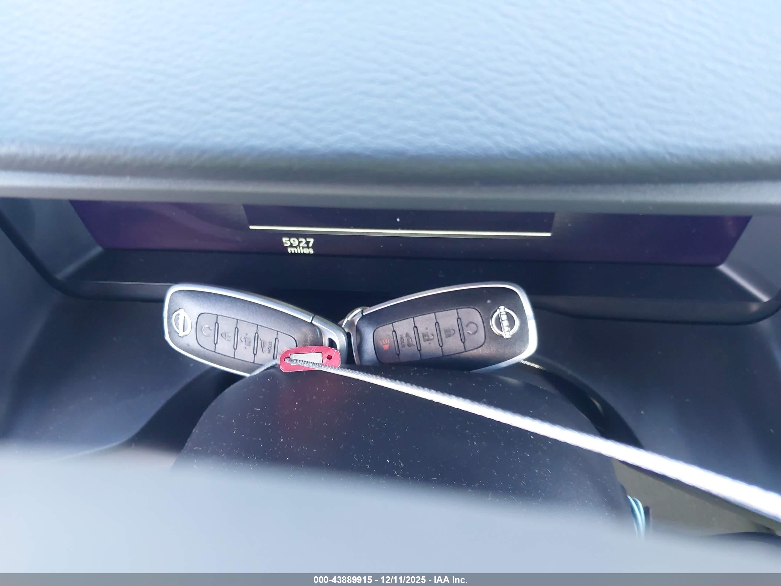 NISSAN ROGUE image 11